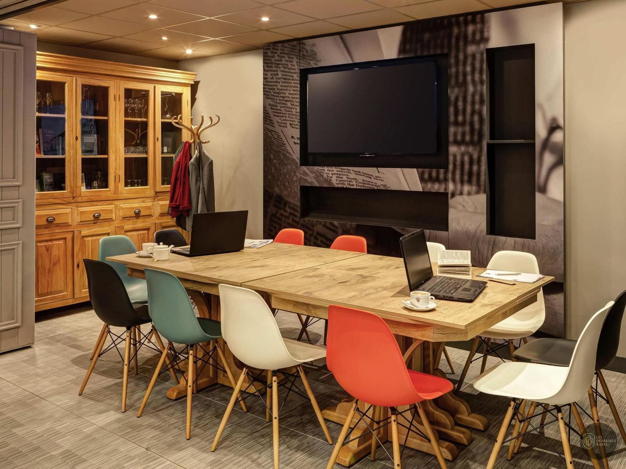 Espace intérieur de l'hôtel Ibis Lyon Nord à Dardilly en Auvergne-Rhône-Alpes