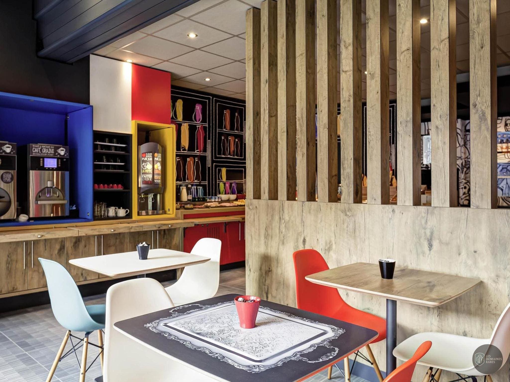Espace intérieur de l'hôtel Ibis Lyon Nord à Dardilly en Auvergne-Rhône-Alpes