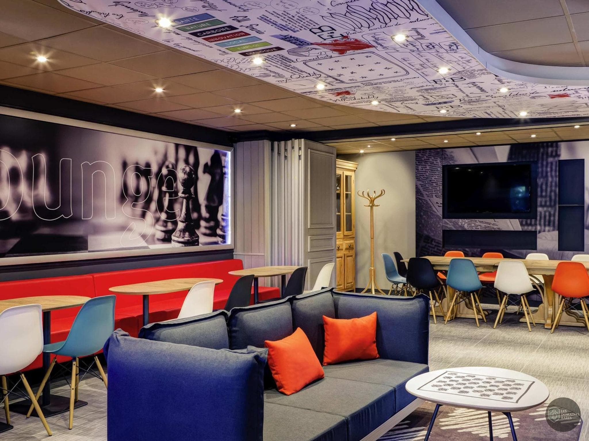 Espace intérieur de l'hôtel Ibis Lyon Nord à Dardilly en Auvergne-Rhône-Alpes