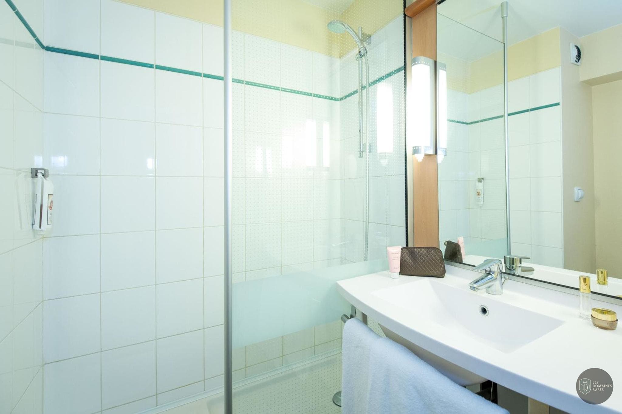 Salle de bain de l'hôtel Ibis Marseille Timone à Marseille en Provence-Alpes-Côte d'Azur