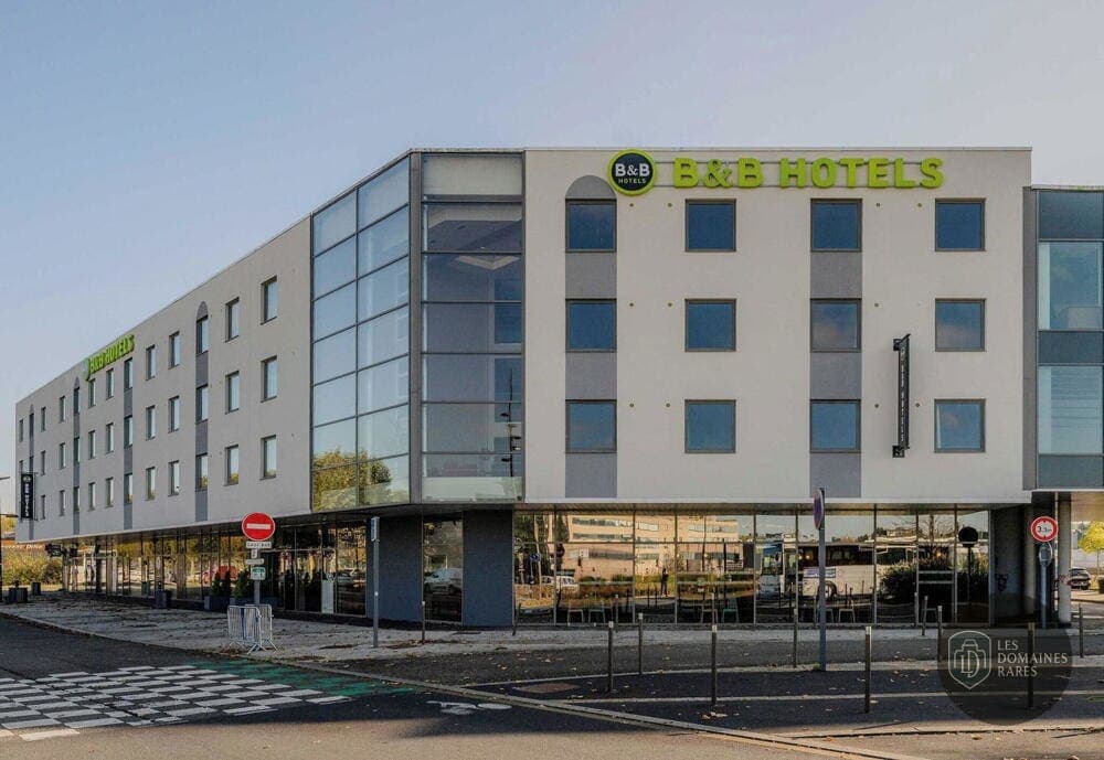 Vue extérieure de l'hôtel Ibis Maubeuge à Maubeuge en Hauts-de-France