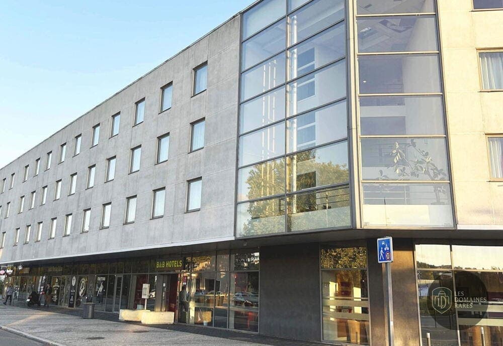 Vue extérieure de l'hôtel Ibis Maubeuge à Maubeuge en Hauts-de-France