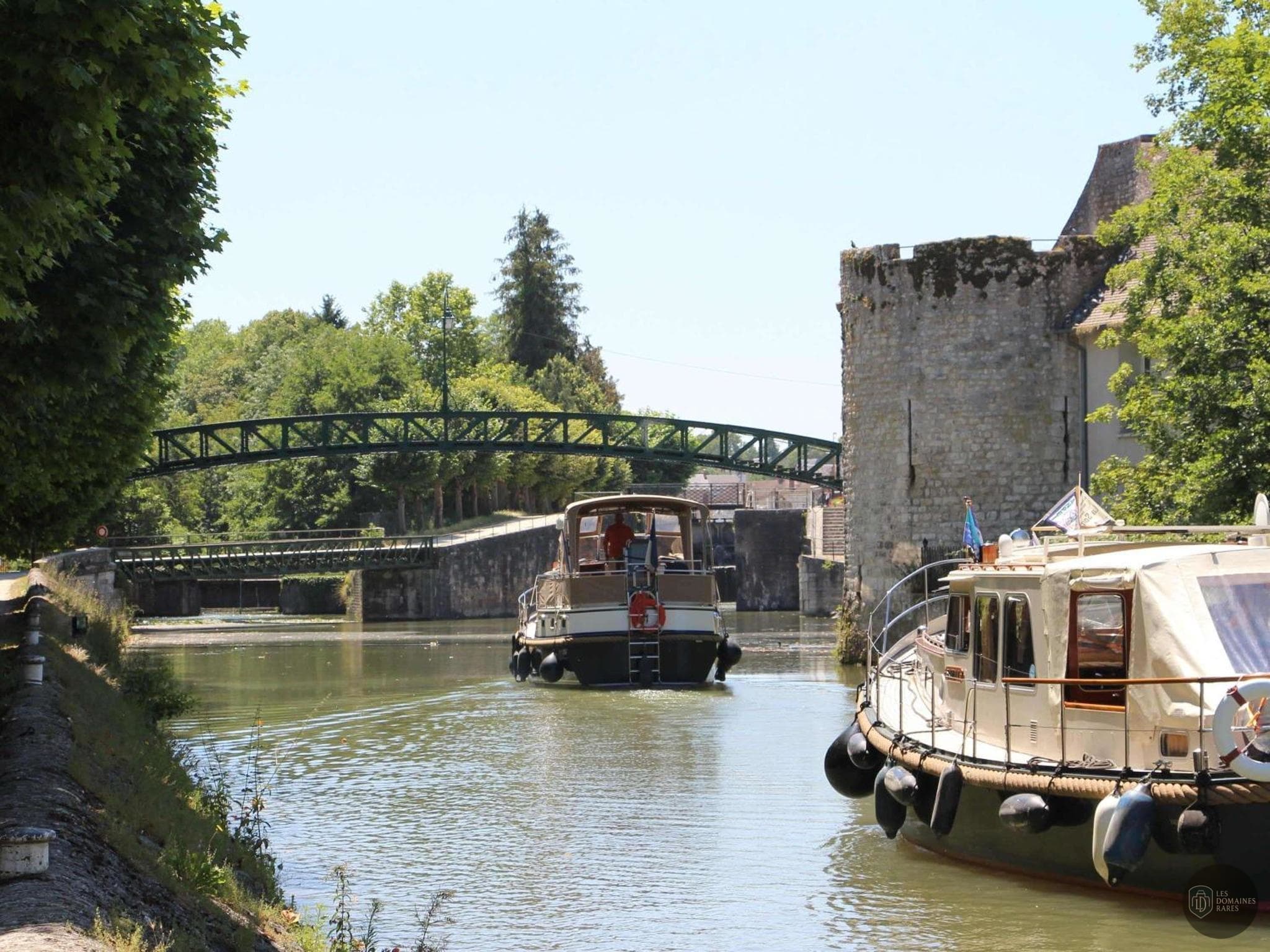Vue extérieure de l'hôtel Ibis Montargis à Montargis en Centre-Val de Loire