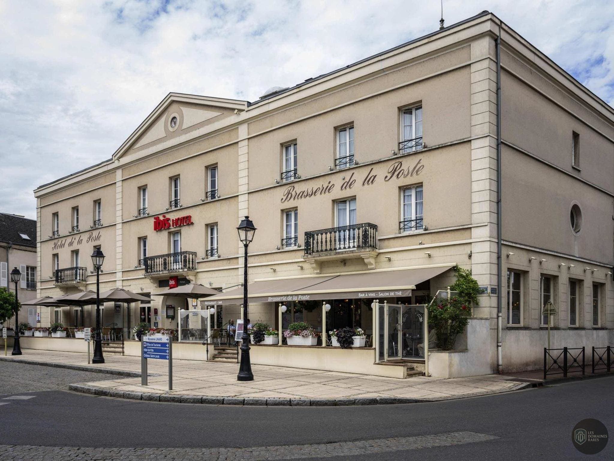 Vue extérieure de l'hôtel Ibis Montargis à Montargis en Centre-Val de Loire