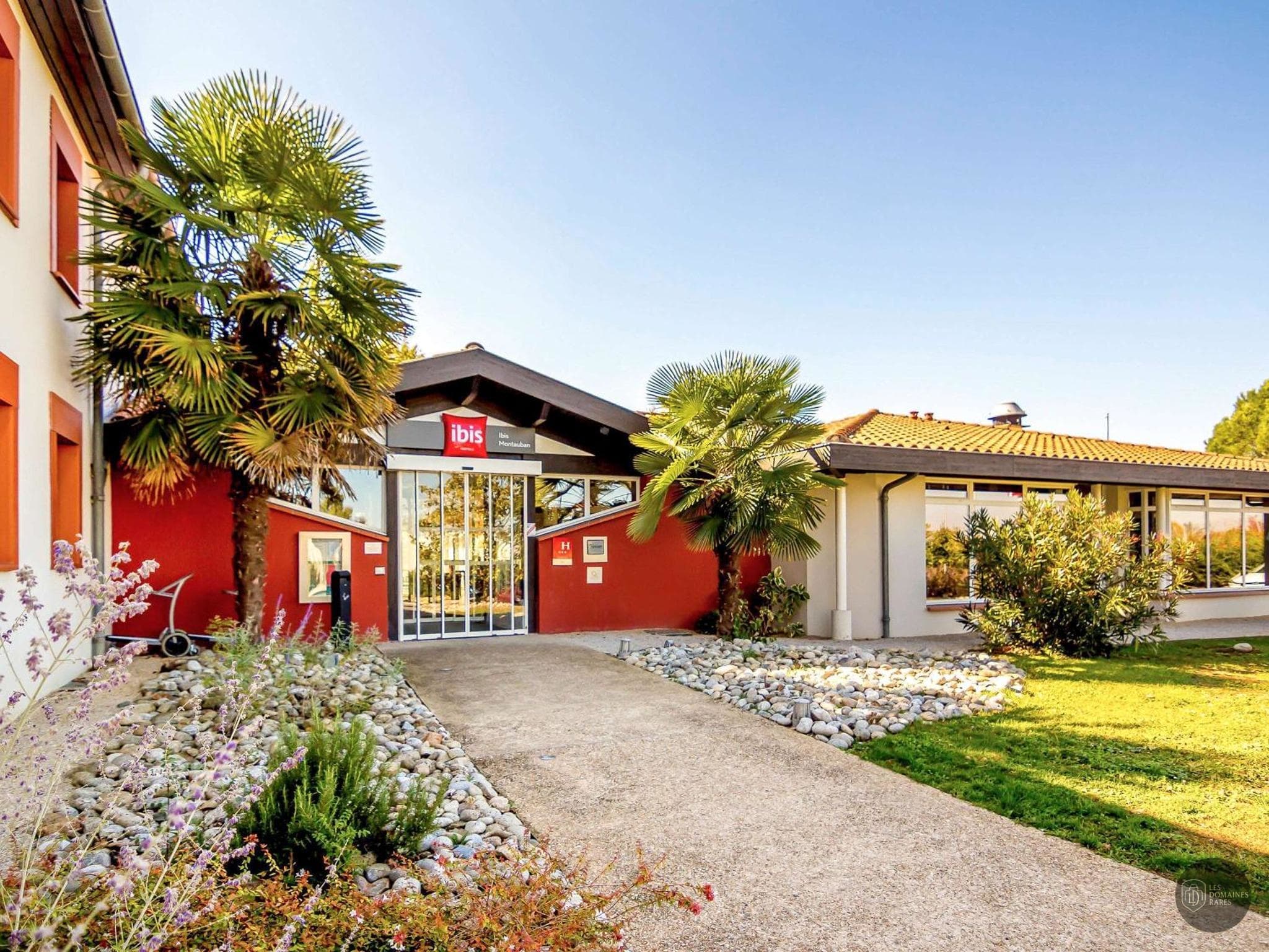 Vue extérieure de l'hôtel Ibis Montauban à Montauban en Occitanie