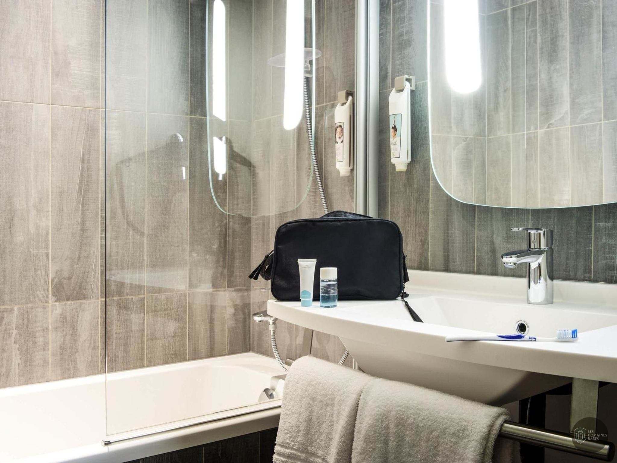 Salle de bain du moulin Ibis Moulins Sud à Moulins en Auvergne-Rhône-Alpes