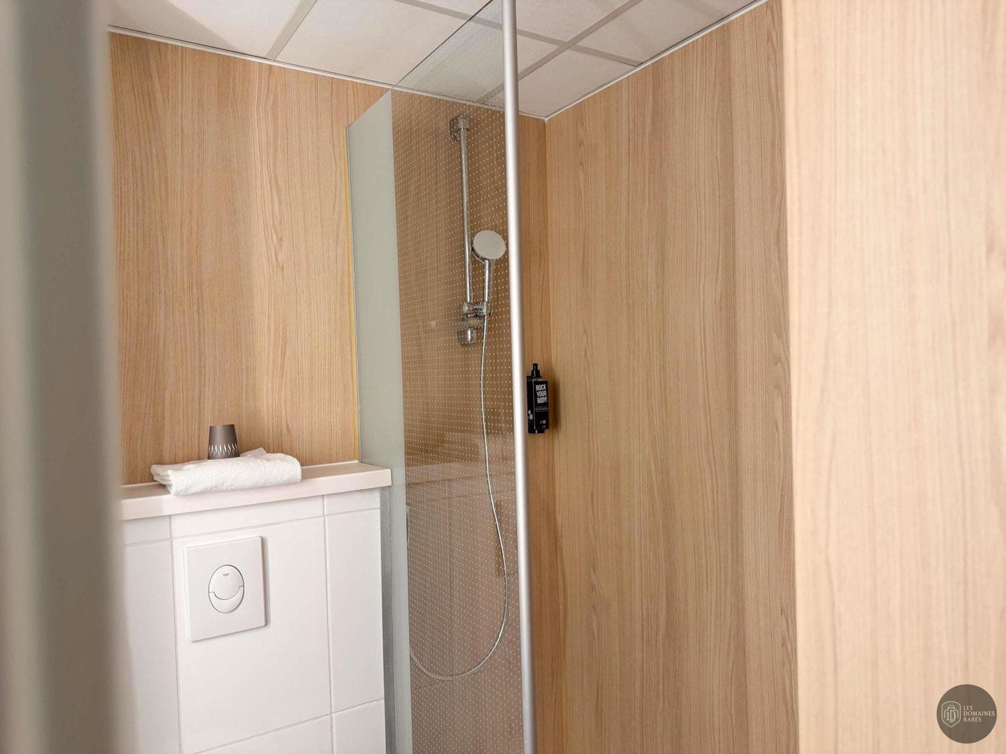 Vue extérieure de l'hôtel Ibis Nimes Ouest à Nîmes en Occitanie