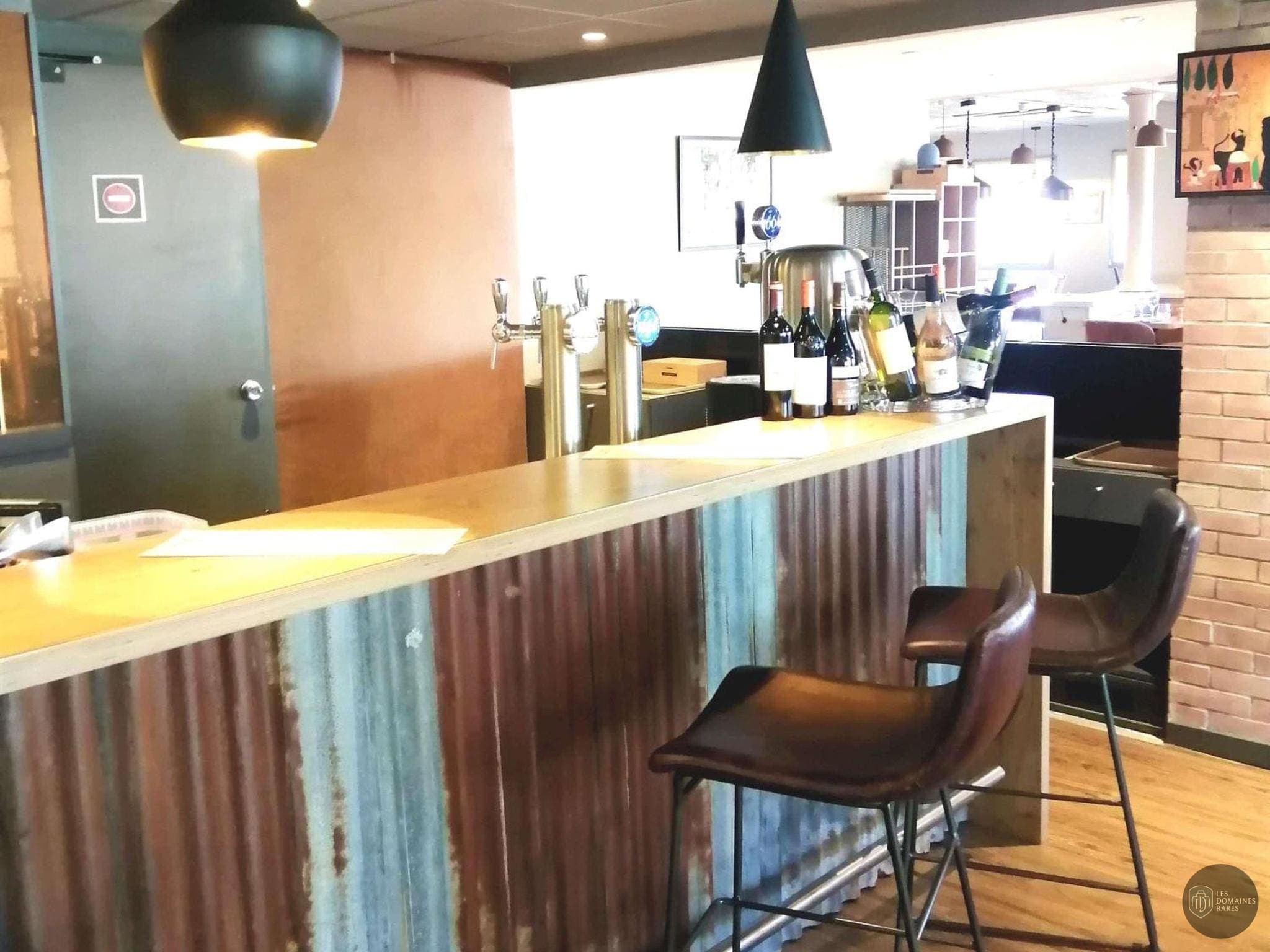 Vue extérieure de l'hôtel Ibis Poitiers Sud à Poitiers en Nouvelle-Aquitaine