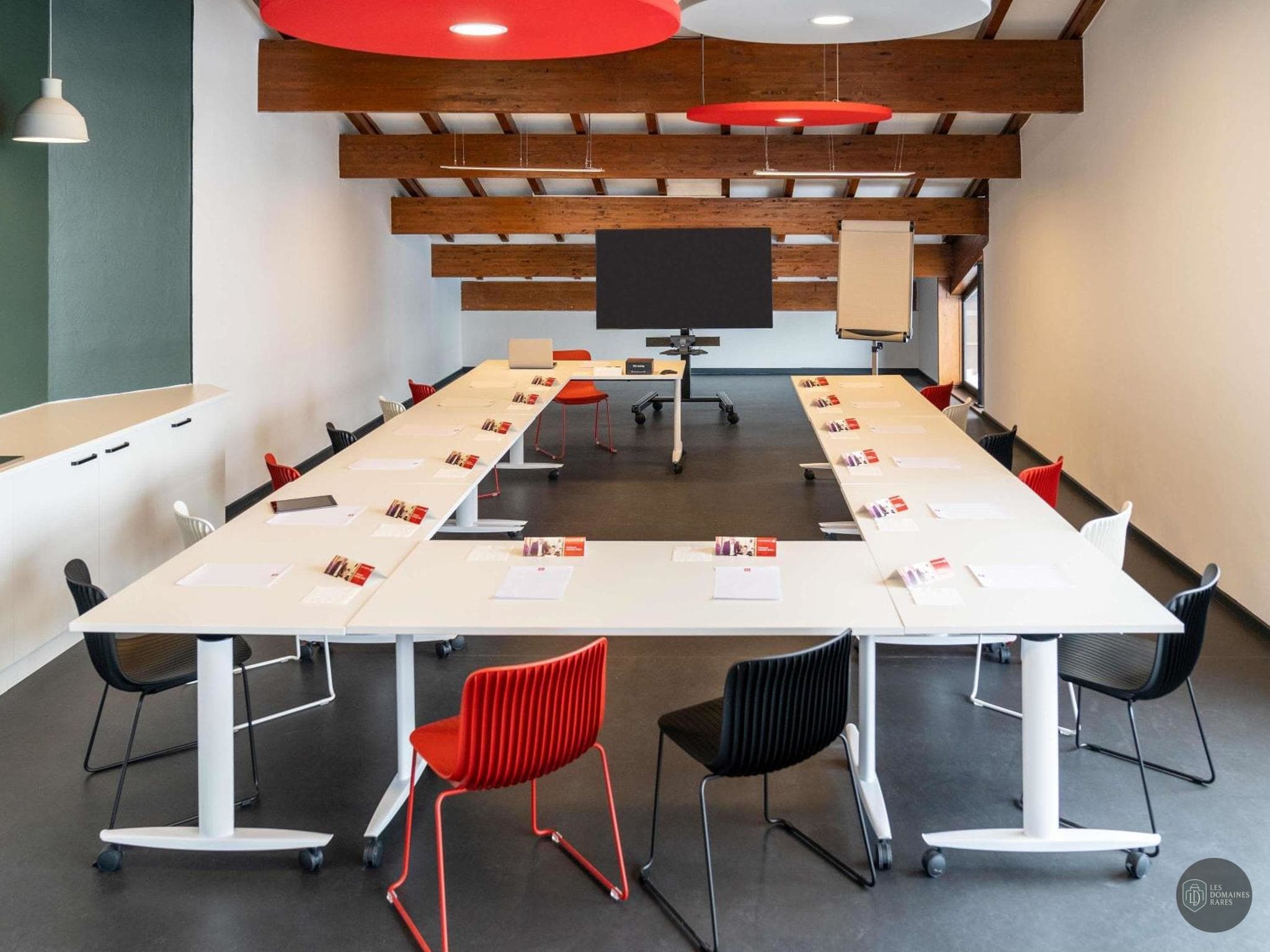 Salle de réunion 2 de l'hôtel Ibis Pontarlier à Pontarlier en Bourgogne-Franche-Comté