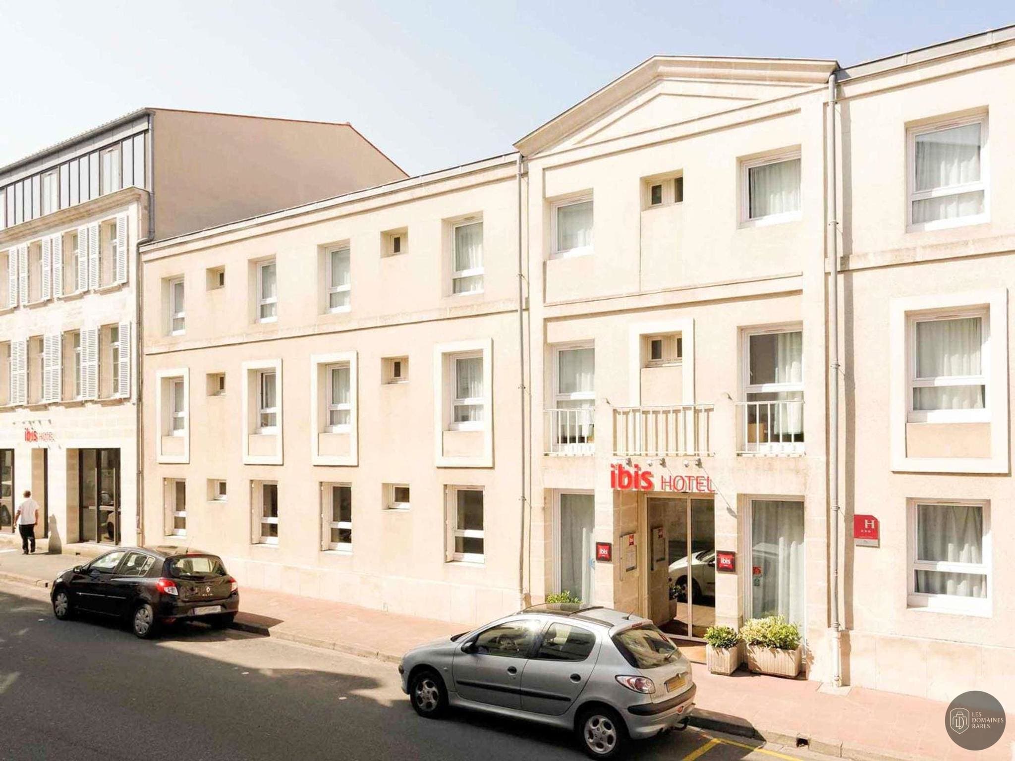 Vue extérieure de l'hôtel Ibis Rochefort à Rochefort en Nouvelle-Aquitaine