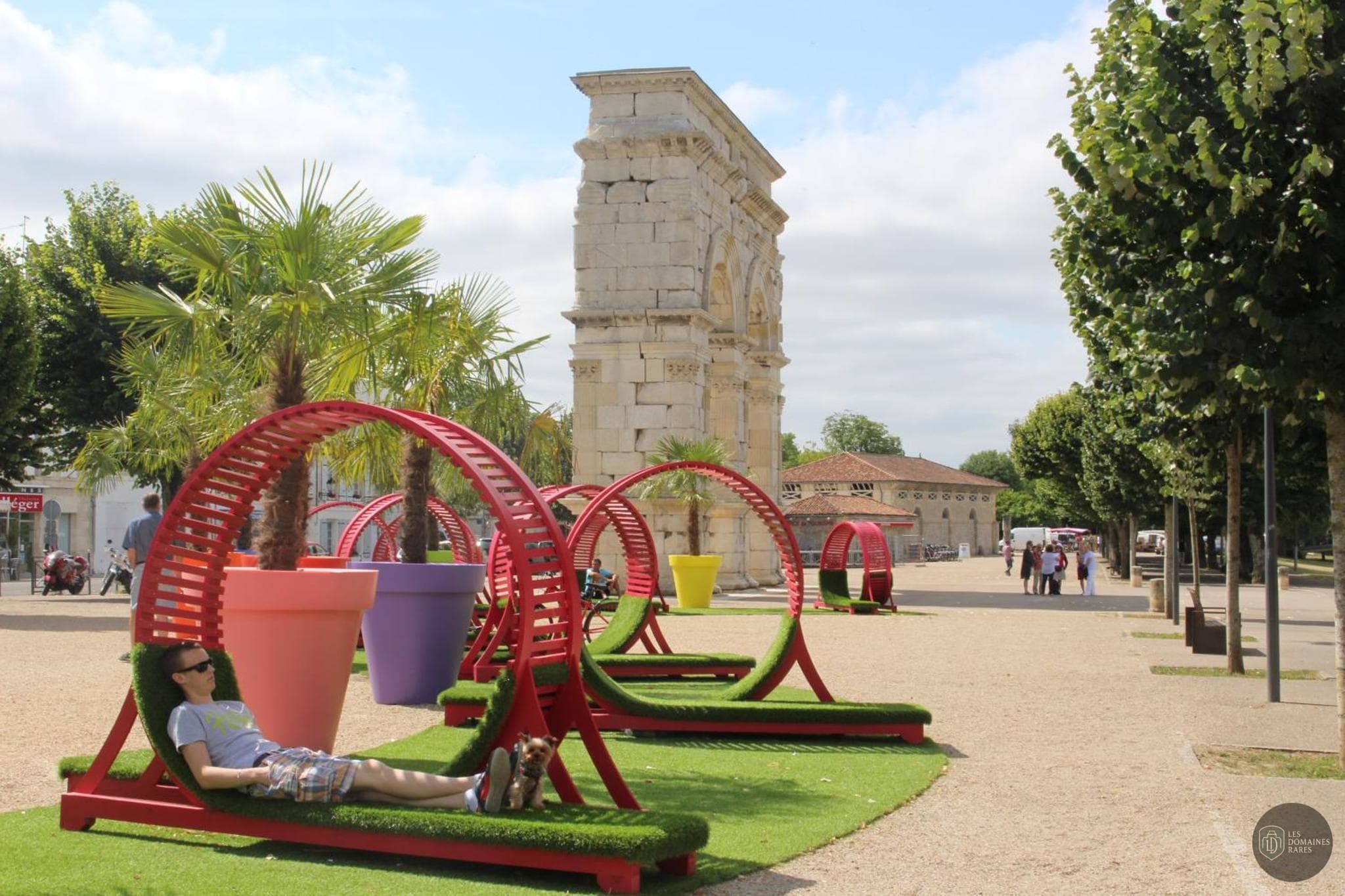Vue extérieure de l'hôtel Ibis Saintes en Nouvelle-Aquitaine
