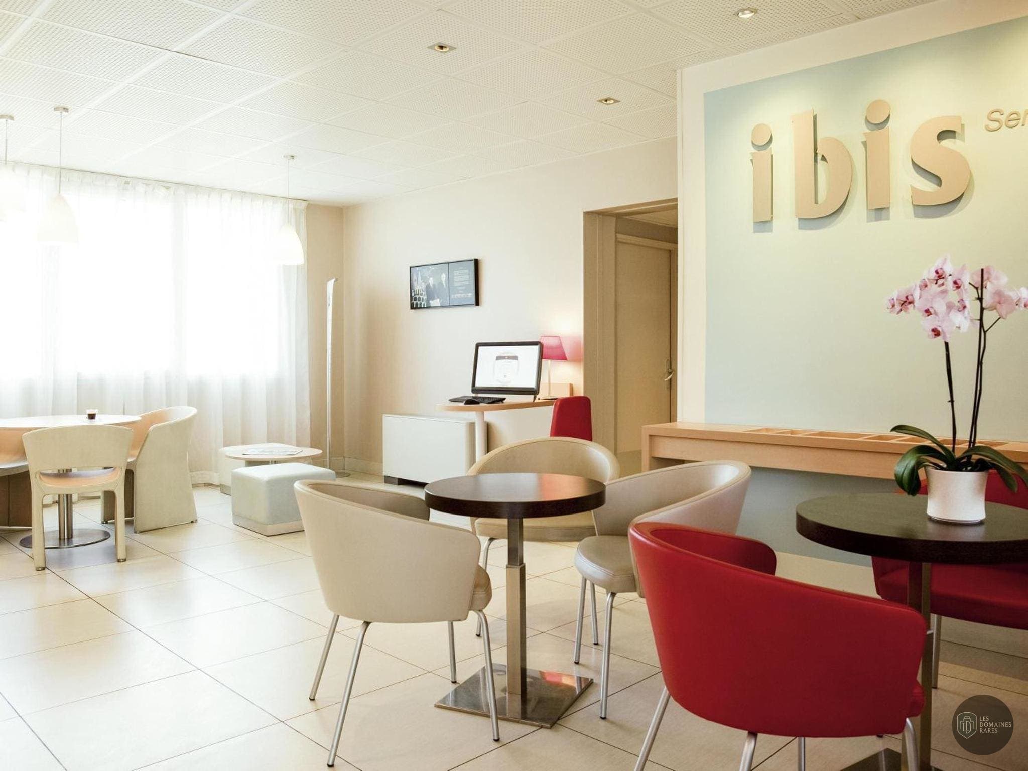 Espace intérieur de l'hôtel Ibis Senlis à Senlis en Hauts-de-France