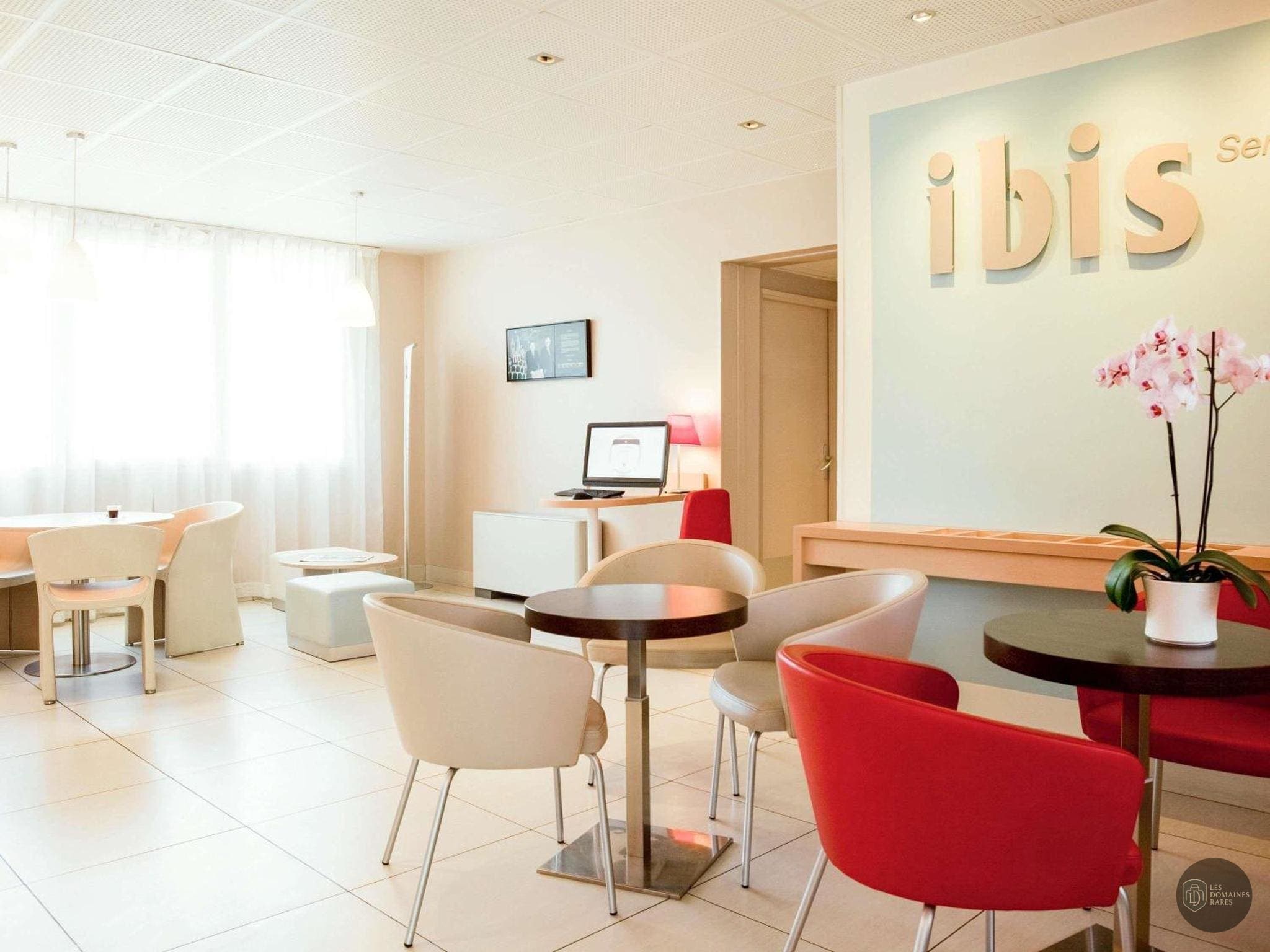 Salle de réunion 1 de l'hôtel Ibis Senlis à Senlis en Hauts-de-France