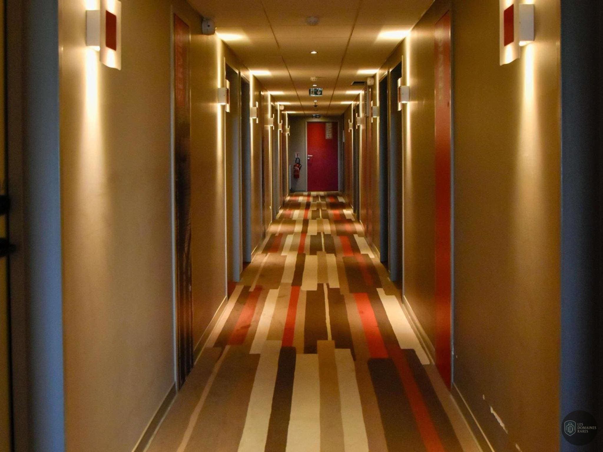Vue extérieure de l'hôtel Ibis Sens à Sens en Bourgogne-Franche-Comté