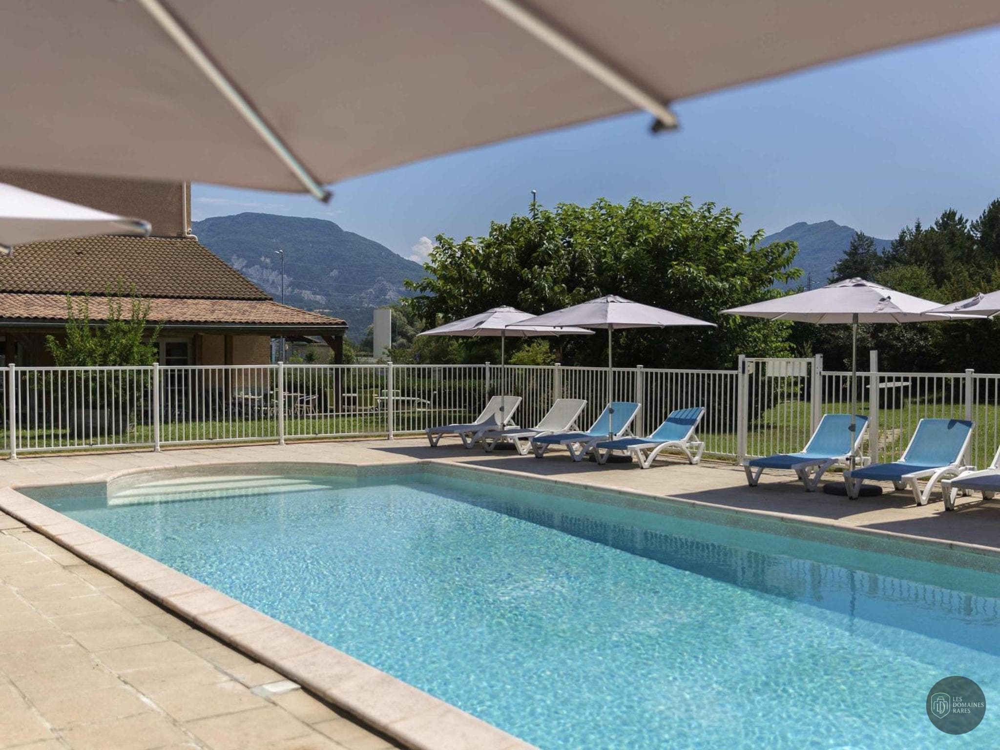 Vue extérieure de l'hôtel Ibis Sisteron à Sisteron en Provence-Alpes-Côte d'Azur