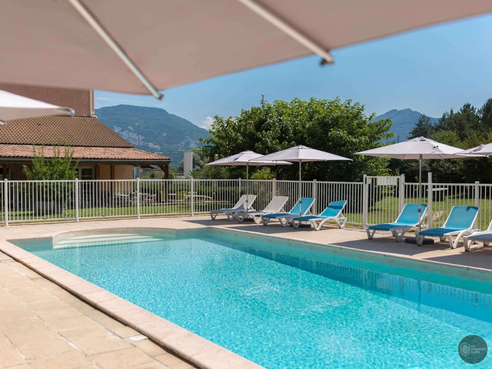 Vue extérieure de l'hôtel Ibis Sisteron à Sisteron en Provence-Alpes-Côte d'Azur