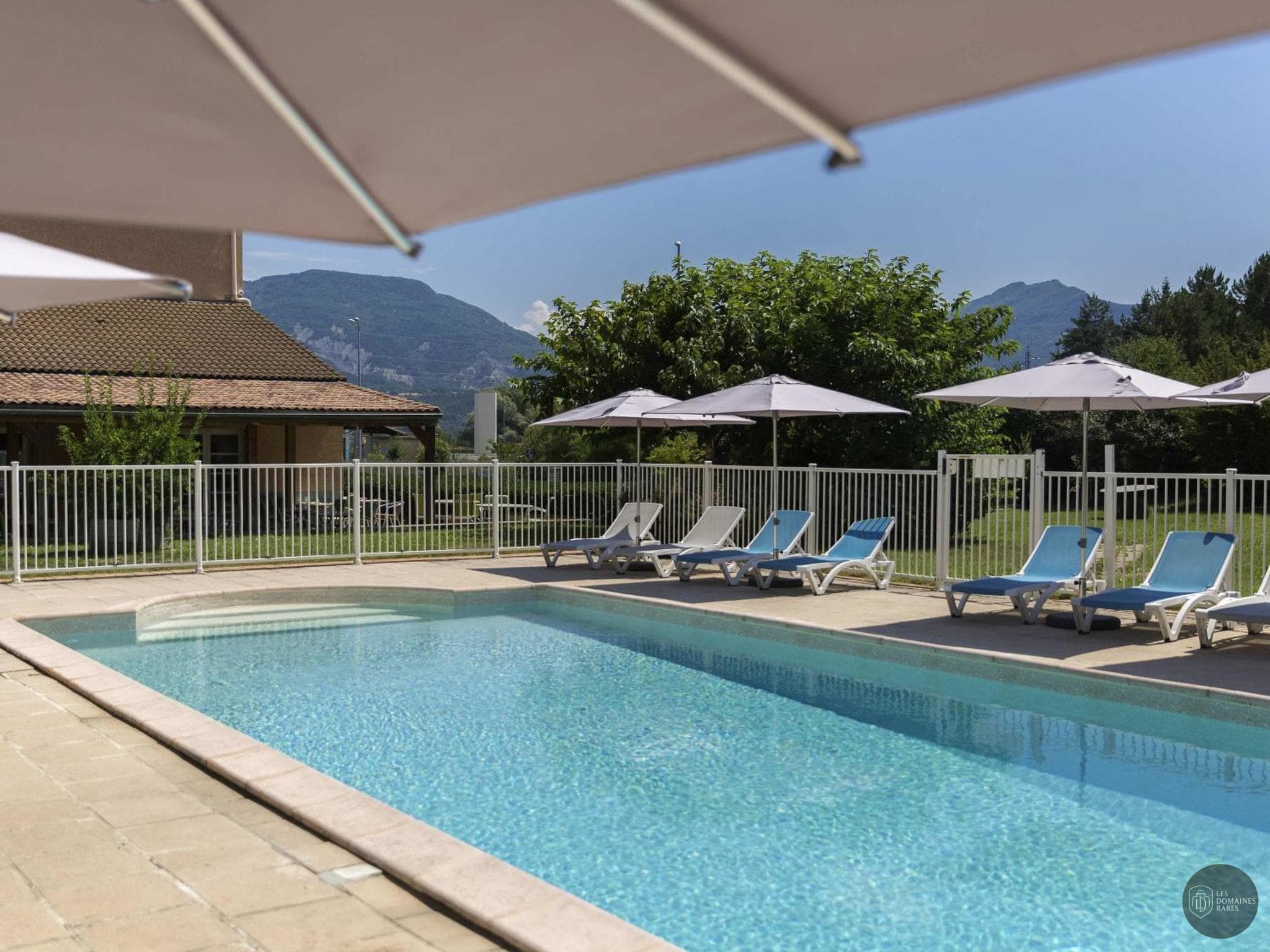 Vue extérieure de l'hôtel Ibis Sisteron à Sisteron en Provence-Alpes-Côte d'Azur