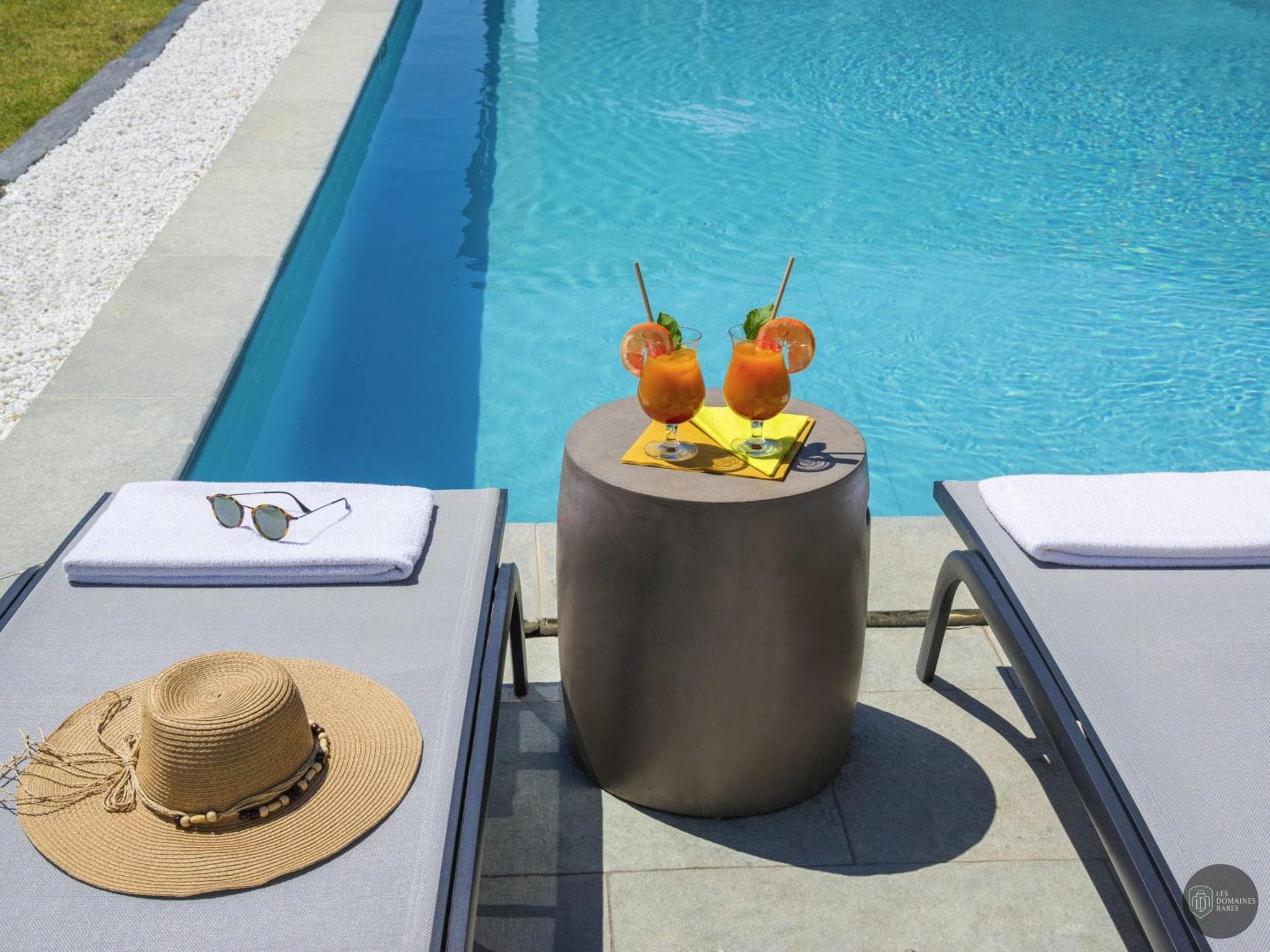 Vue extérieure du château Ibis Styles Pertuis à Pertuis en Provence-Alpes-Côte d'Azur