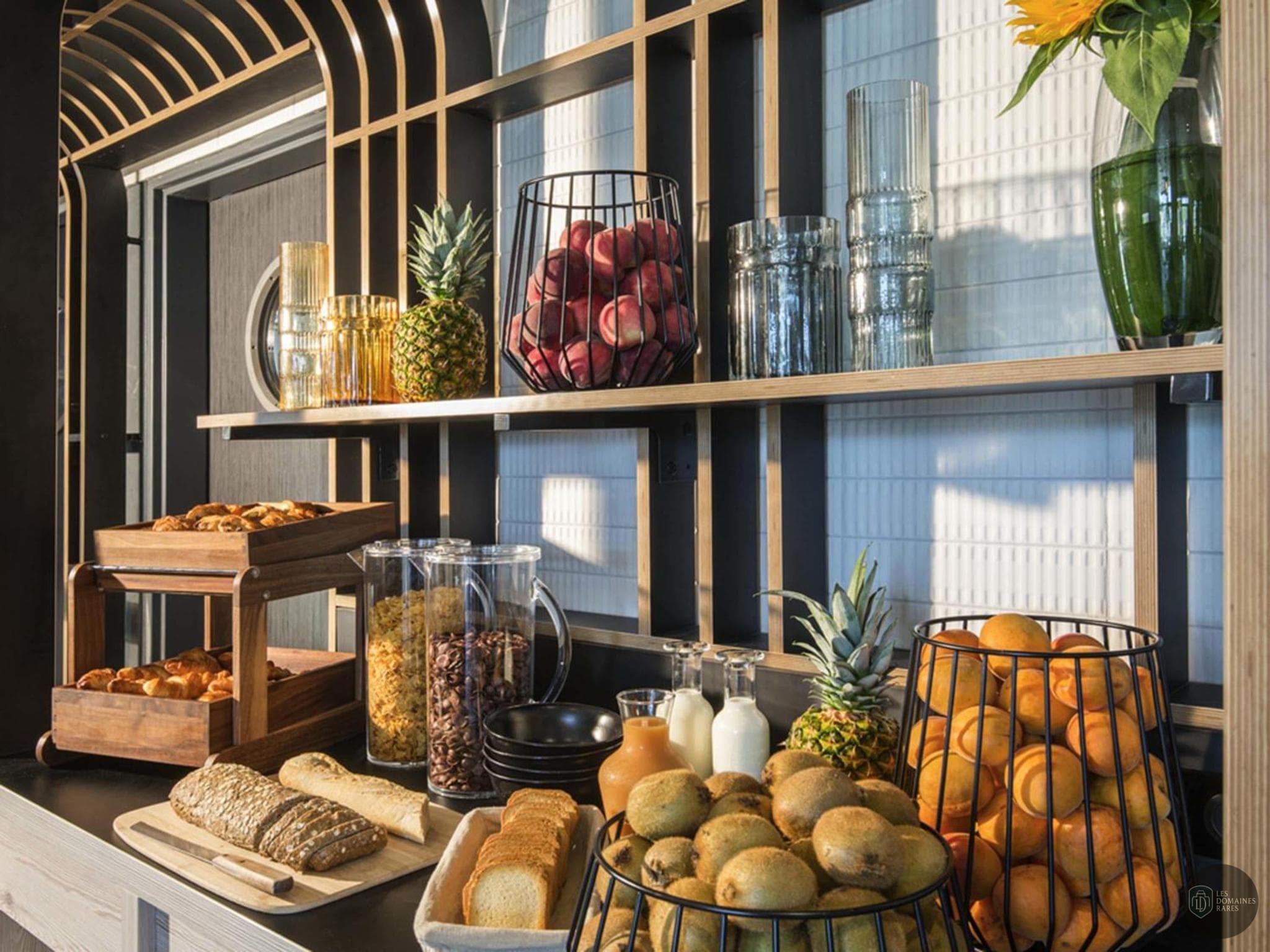 Vue extérieure du château Ibis Styles Pertuis à Pertuis en Provence-Alpes-Côte d'Azur