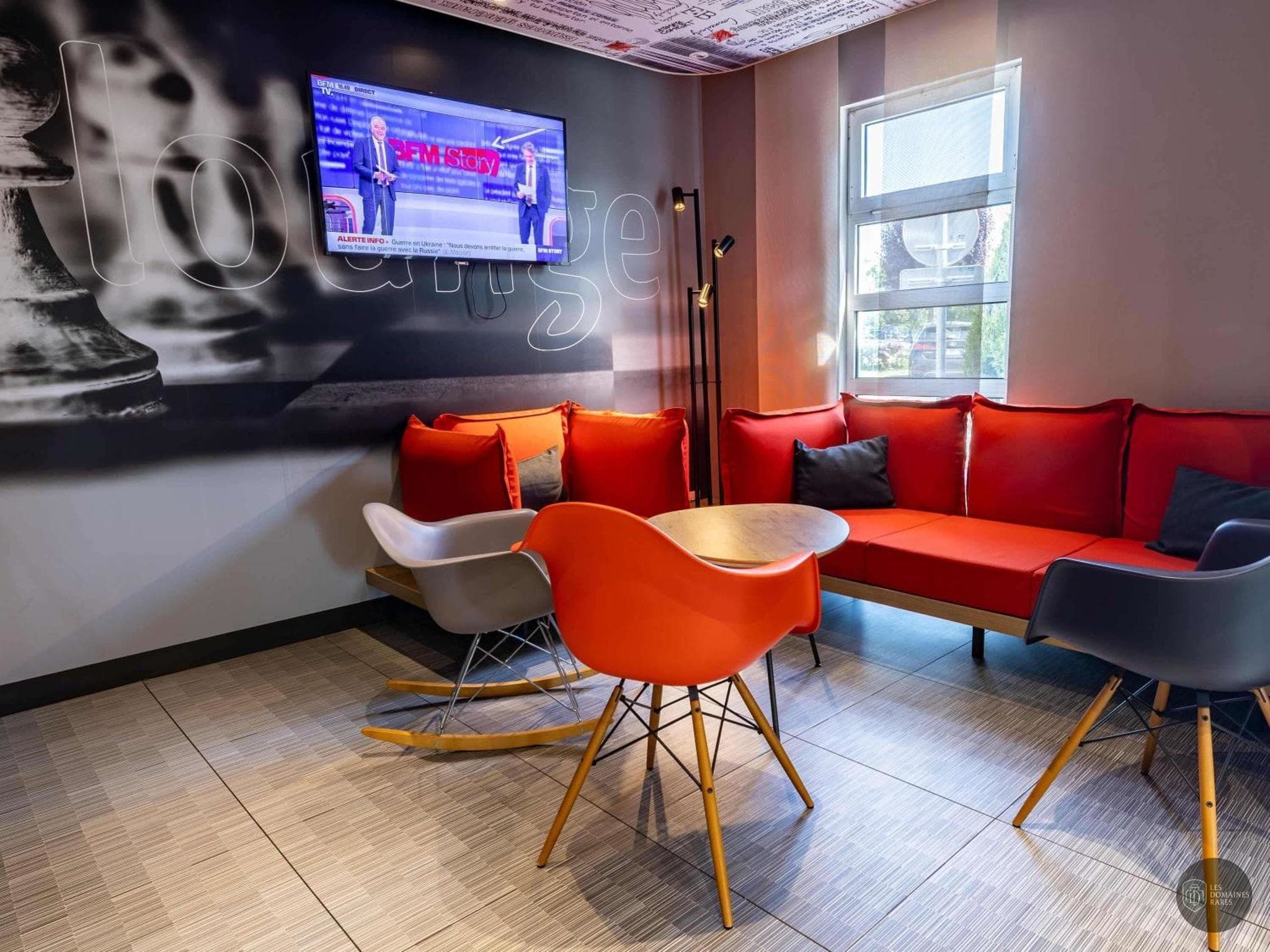Espace intérieur de l'hôtel Ibis Vesoul en Bourgogne-Franche-Comté