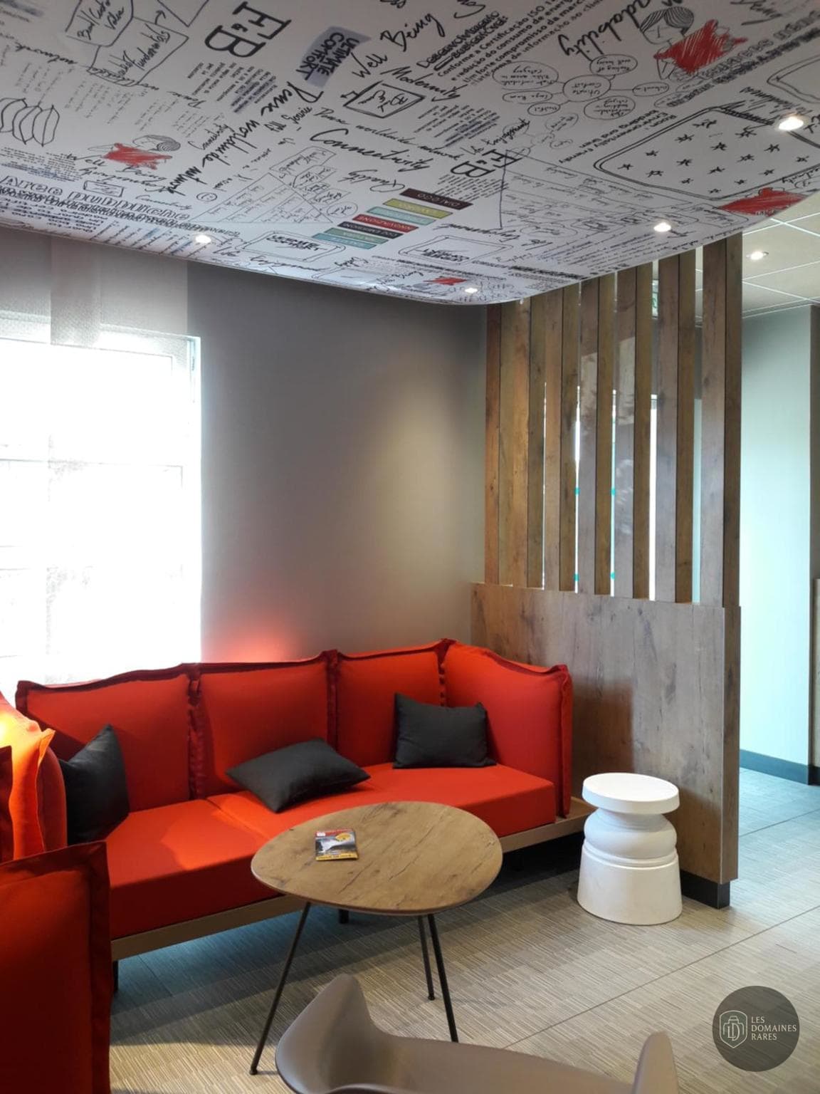 Espace intérieur de l'hôtel Ibis Vesoul en Bourgogne-Franche-Comté