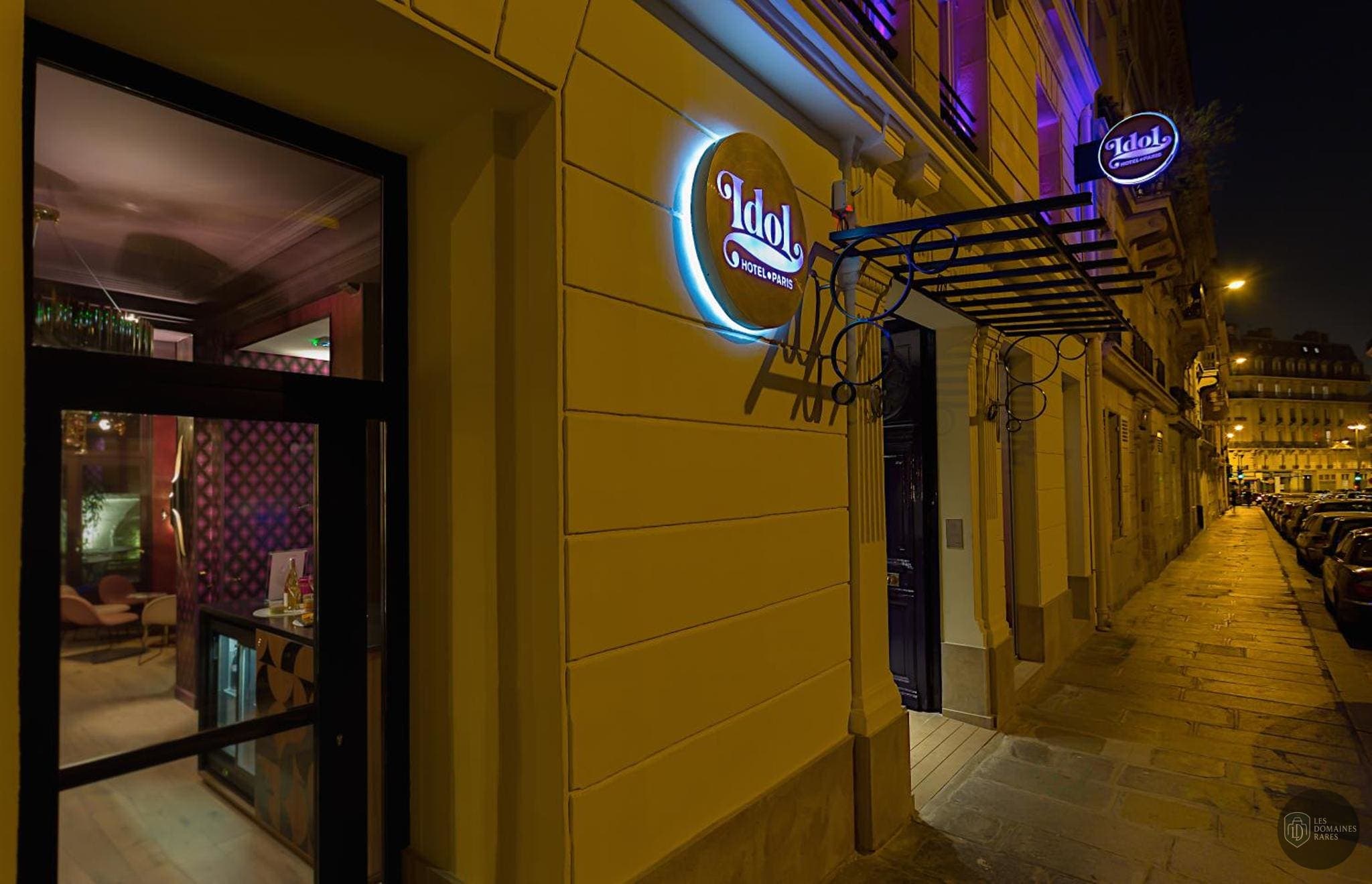 Vue extérieure de l'hôtel Idol Hôtel à Paris en Île-de-France