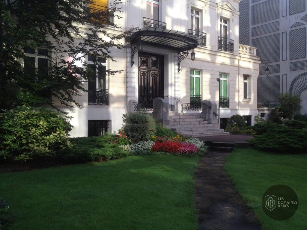 Vue extérieure de l'hôtel Ifocap à Paris en Île-de-France