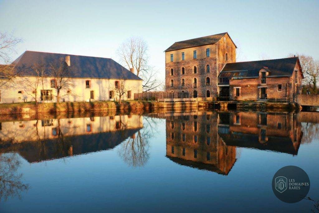 Vue extérieure du moulin Ilot du Moulin en Bretagne