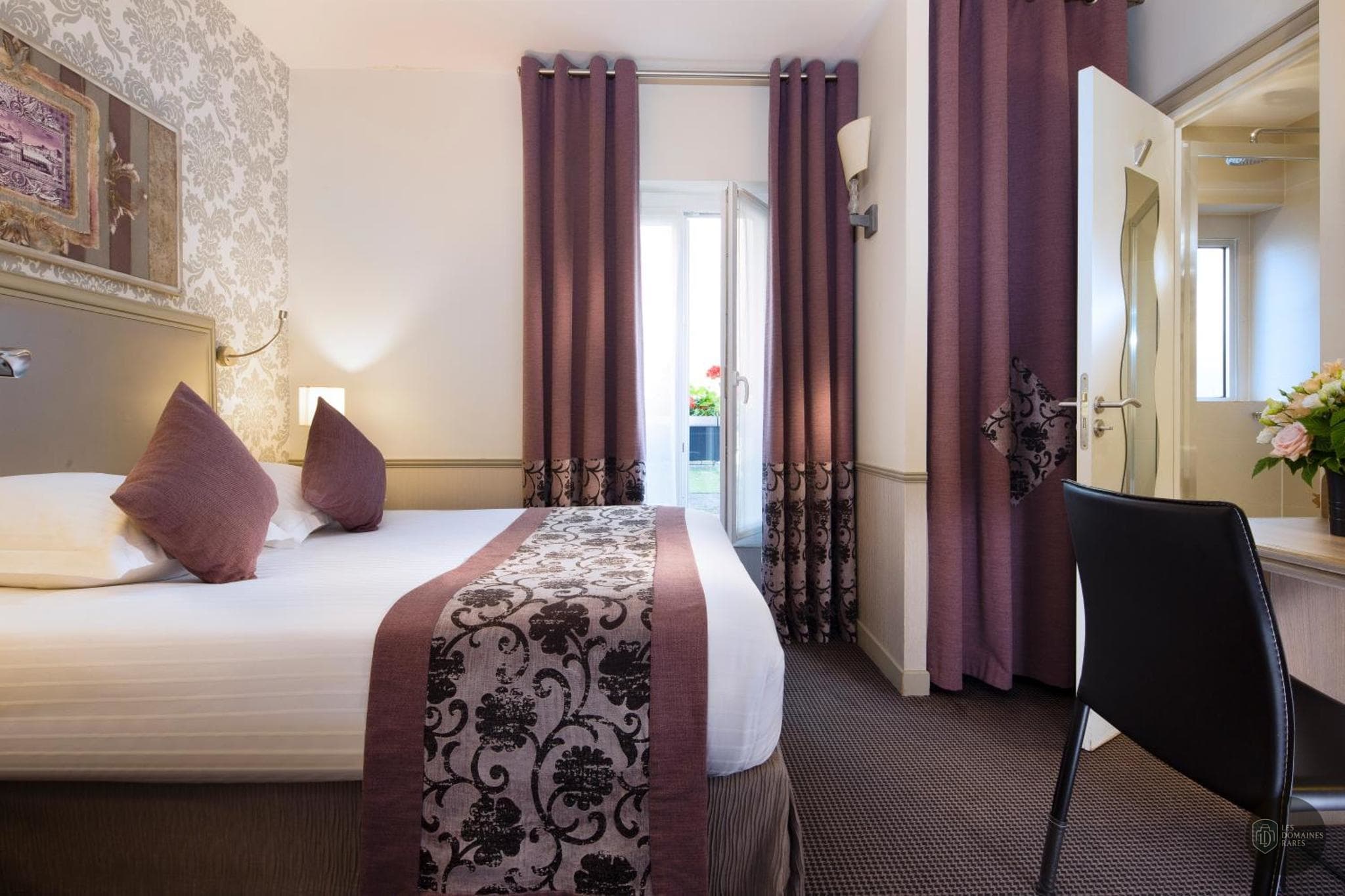 Chambre de l'hôtel Imagin'Office Monceau à Paris en Île-de-France - séminaire paris france coordonnées gps latitude : 48.862725