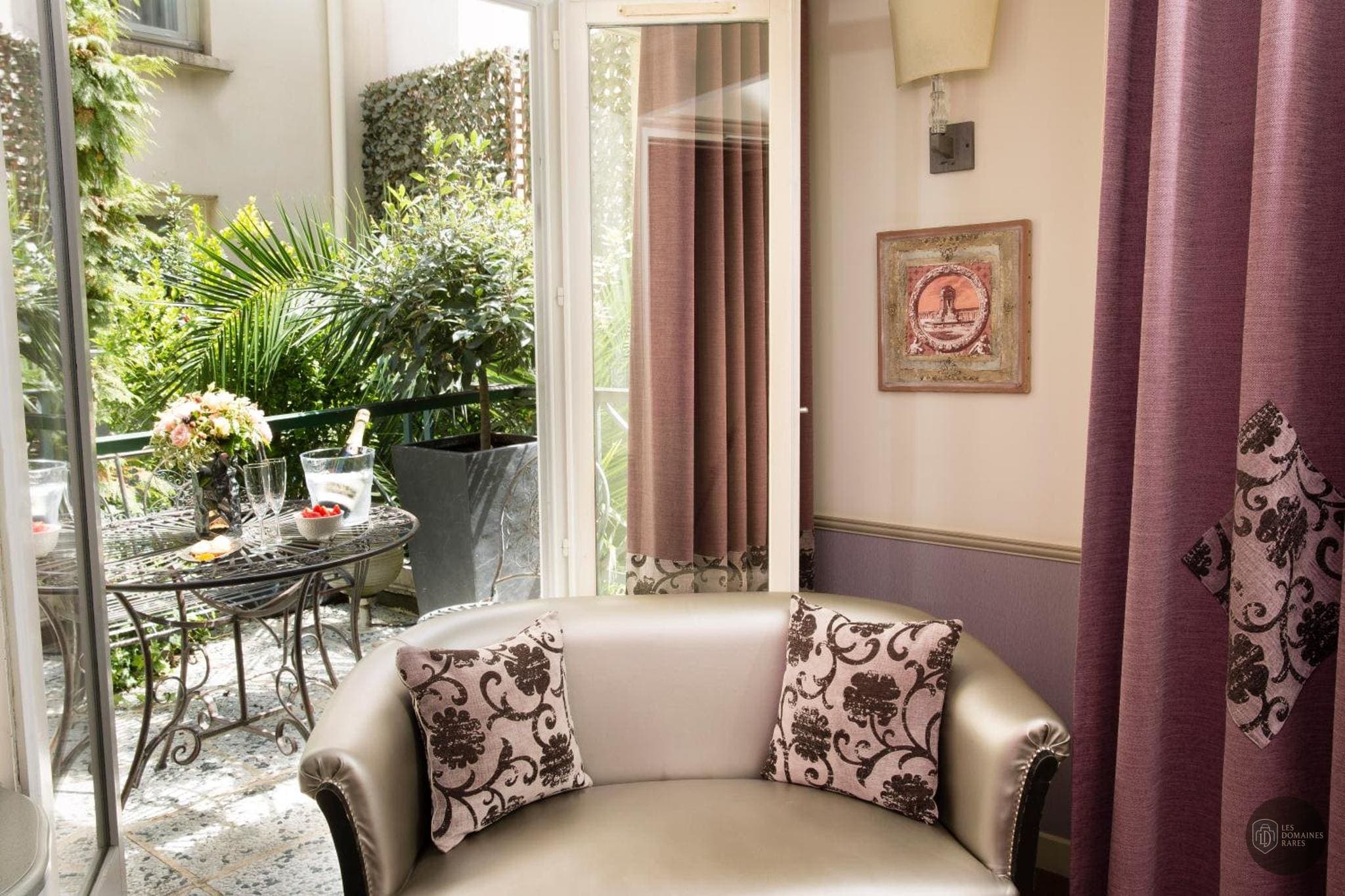 Espace intérieur de l'hôtel Imagin'Office Monceau à Paris en Île-de-France