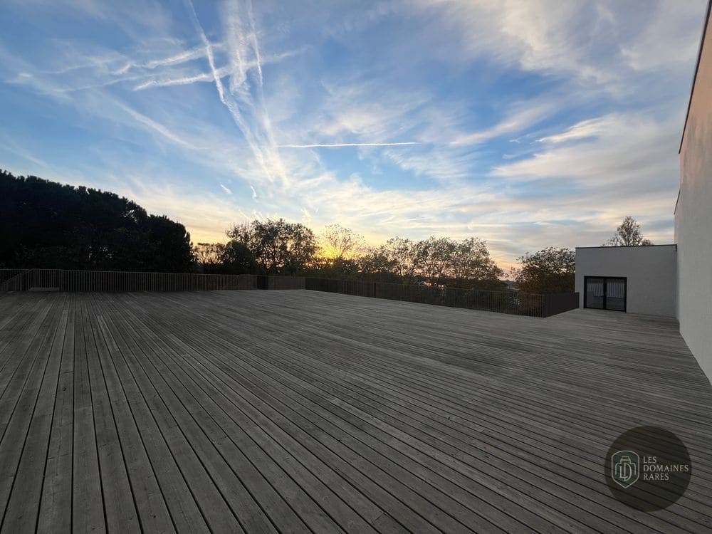Vue extérieure de l'auberge Interference en Occitanie