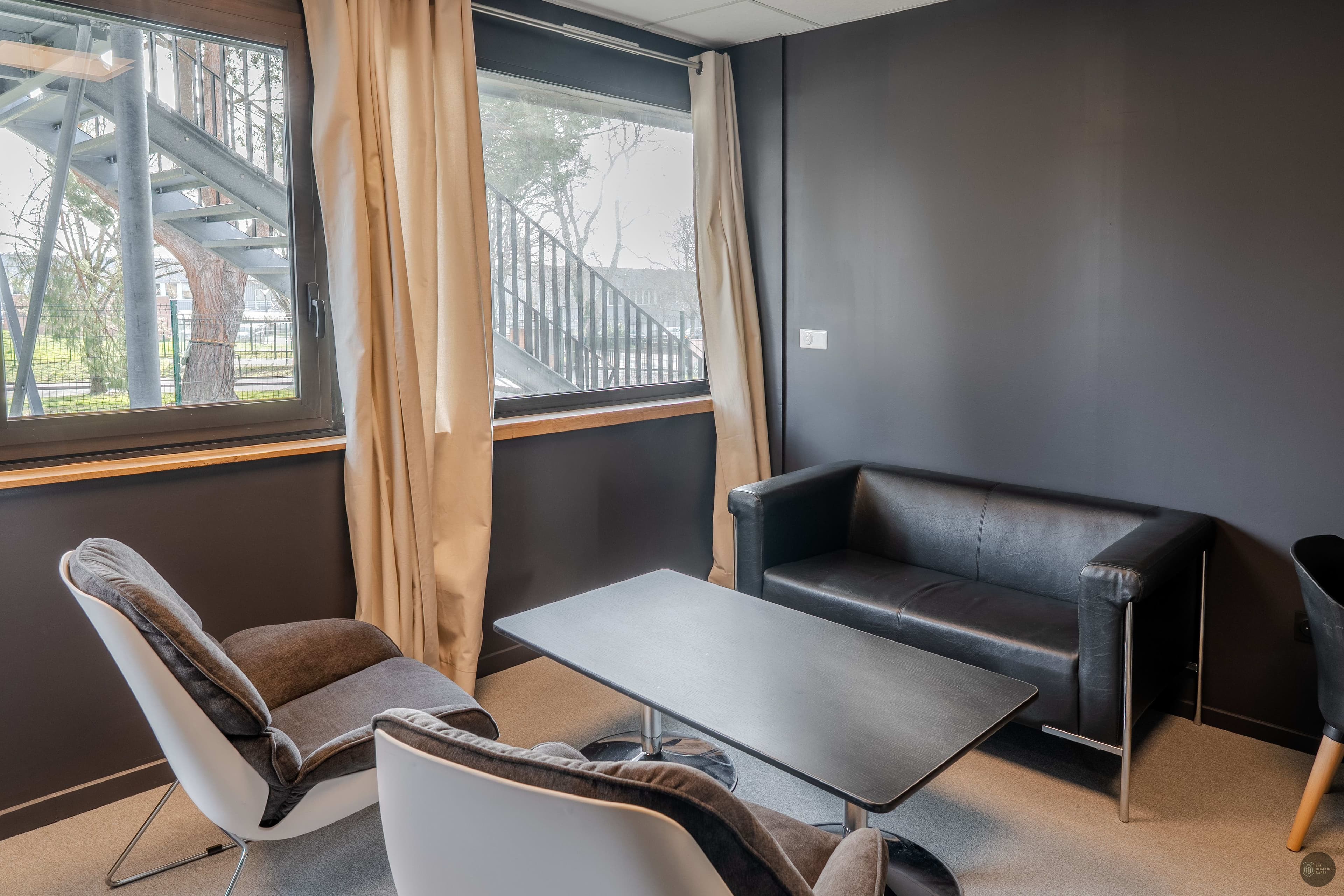 Espace intérieur de l'auberge Interference en Occitanie