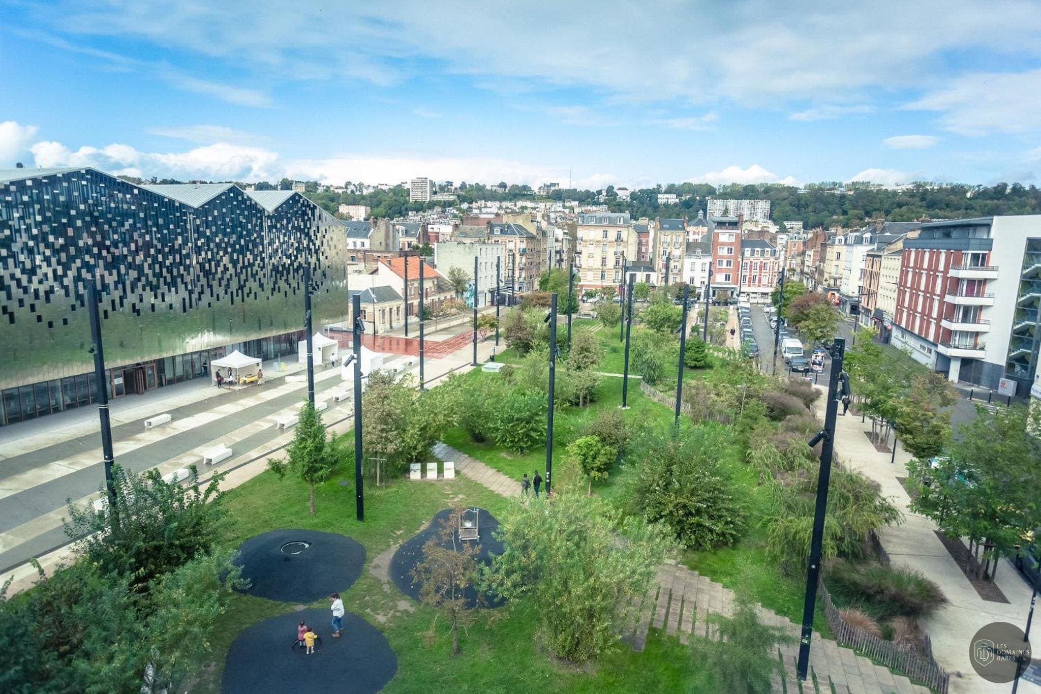 Vue extérieure du lieu JOST Le Havre à Le en Normandie