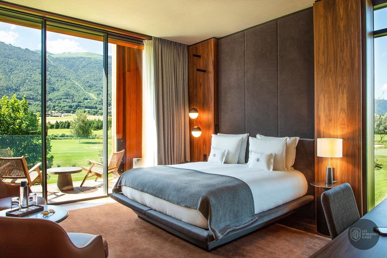 Chambre de l'hôtel Jiva Hill Resort à Crozet en Auvergne-Rhône-Alpes - séminaire crozet, france