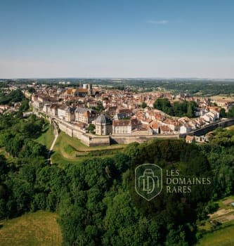 Vue extérieure de l'hôtel Jum'Hôtel en Grand Est