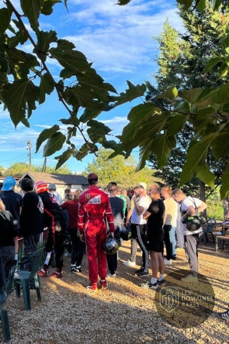 Vue extérieure du moulin Karting Evasion à Bully en Auvergne-Rhône-Alpes