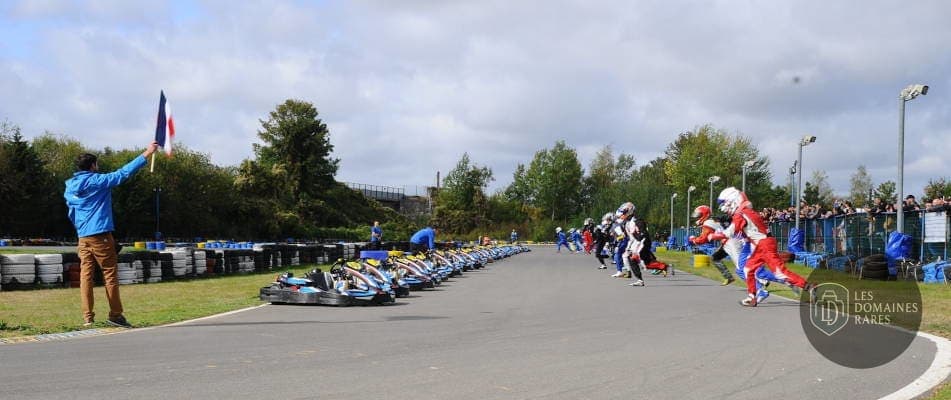 Piscine et activités du lieu Kartland en Île-de-France