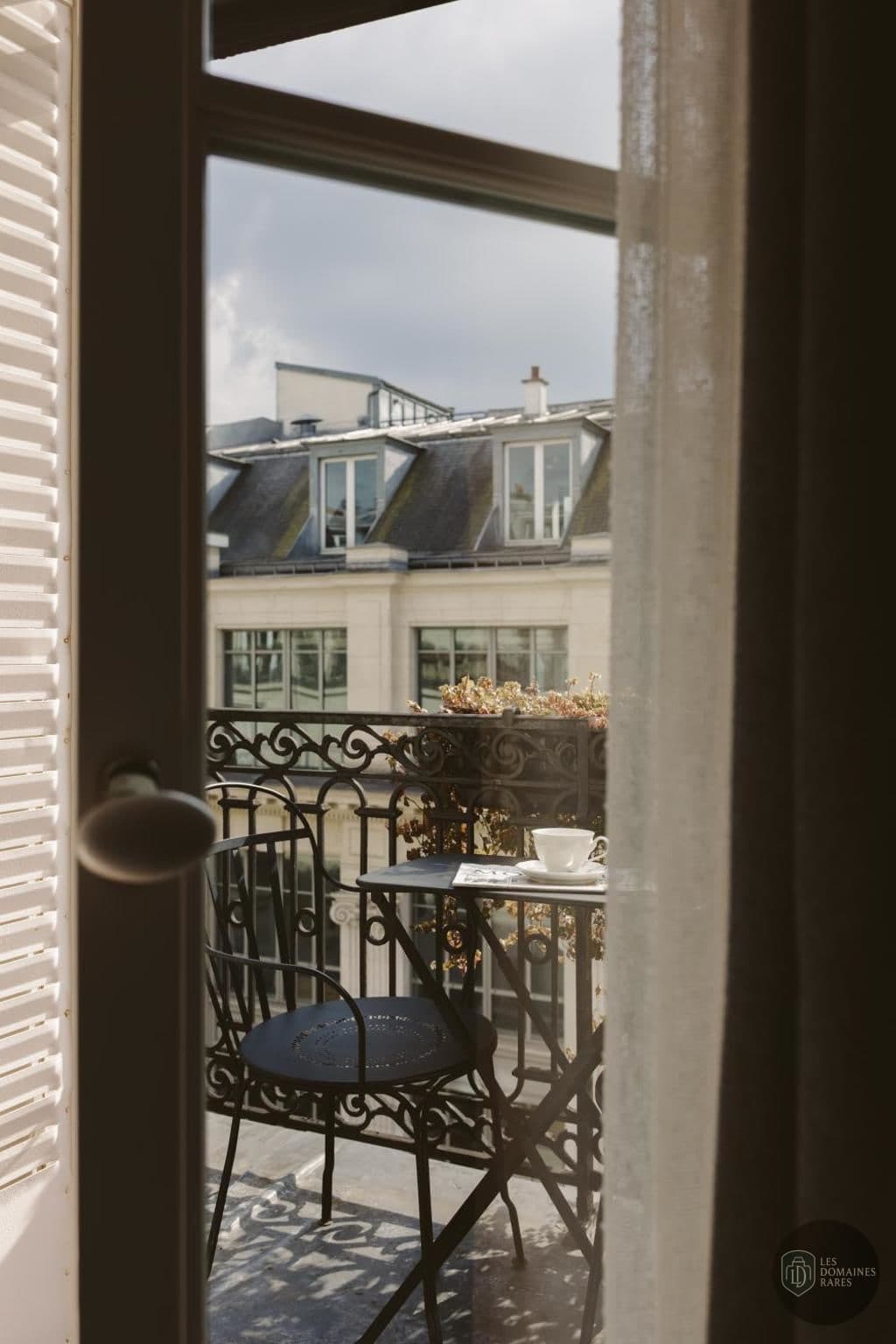 Vue extérieure de la ferme Keeze Bachaumont à Paris en Île-de-France