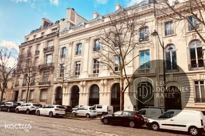 Vue extérieure de la ferme Keeze Iéna à Paris en Île-de-France