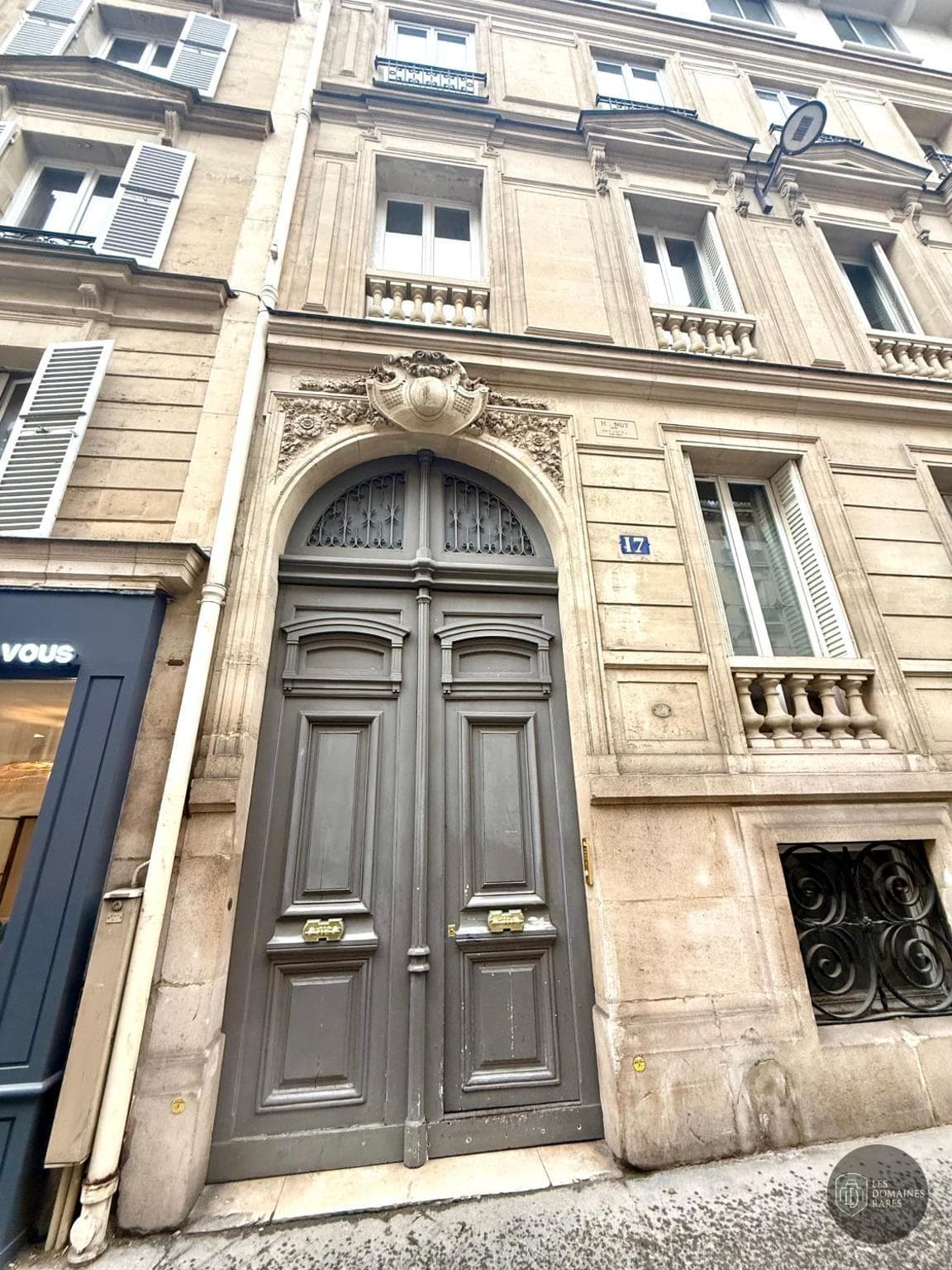 Vue de la ferme Keeze Liège Saint Lazare à Paris en Île-de-France