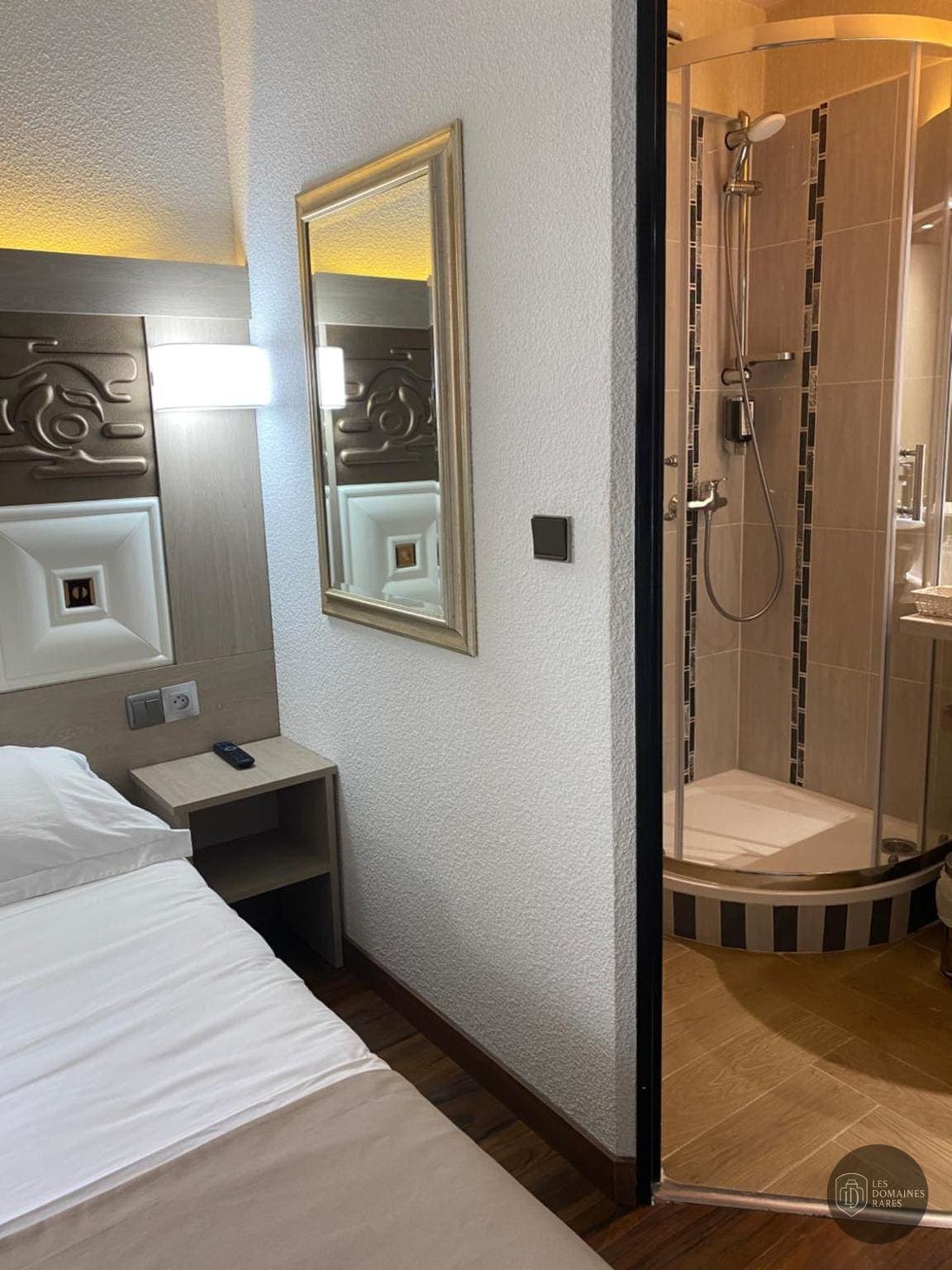 Chambre du lieu Kimotel à Epône en Île-de-France