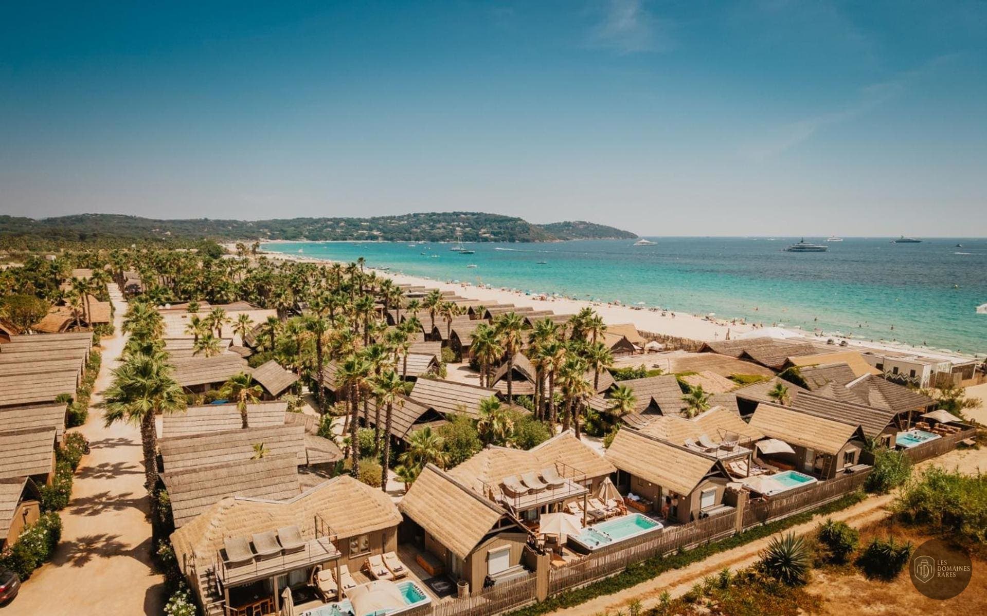 Vue extérieure du resort Kon Tiki à Ramatuelle en Provence-Alpes-Côte d'Azur