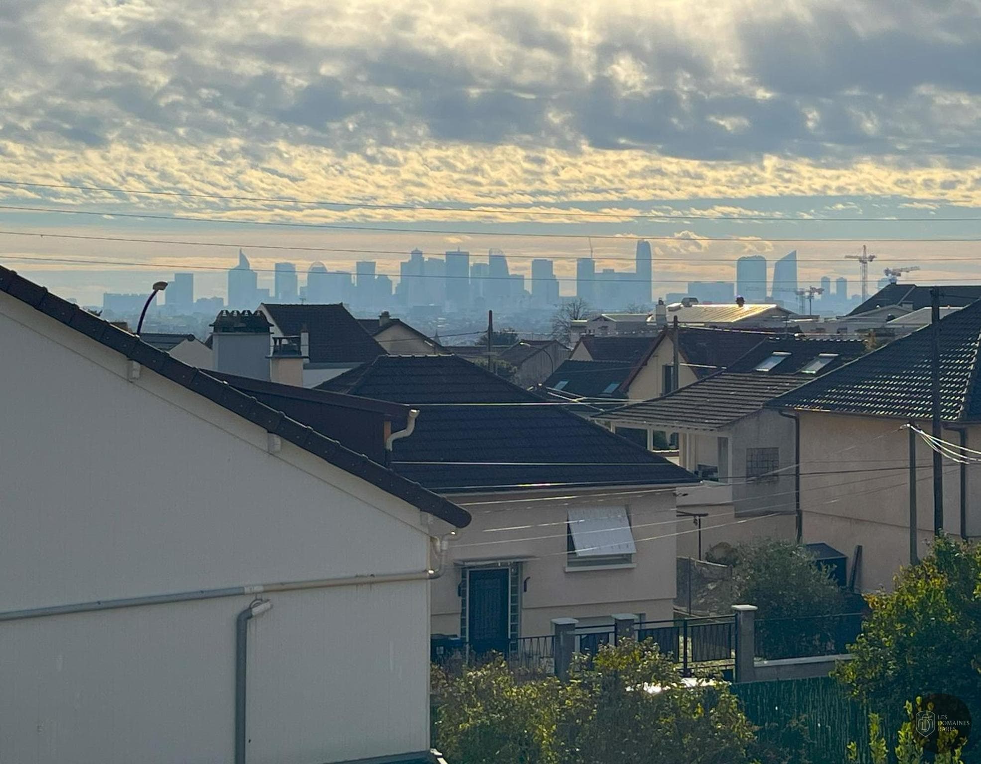 Vue extérieure de l'hôtel Kyriad Argenteuil à Argenteuil en Île-de-France