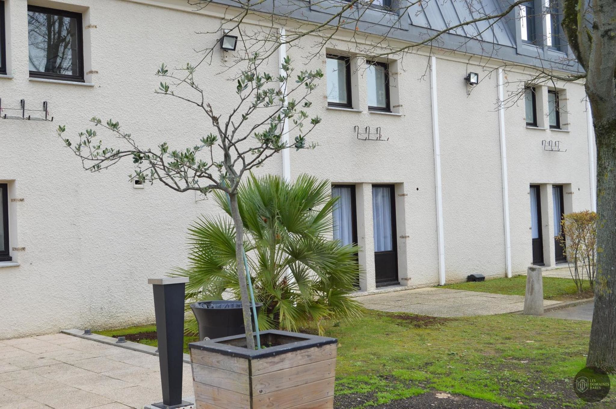 Vue extérieure de l'hôtel Kyriad Argenteuil à Argenteuil en Île-de-France