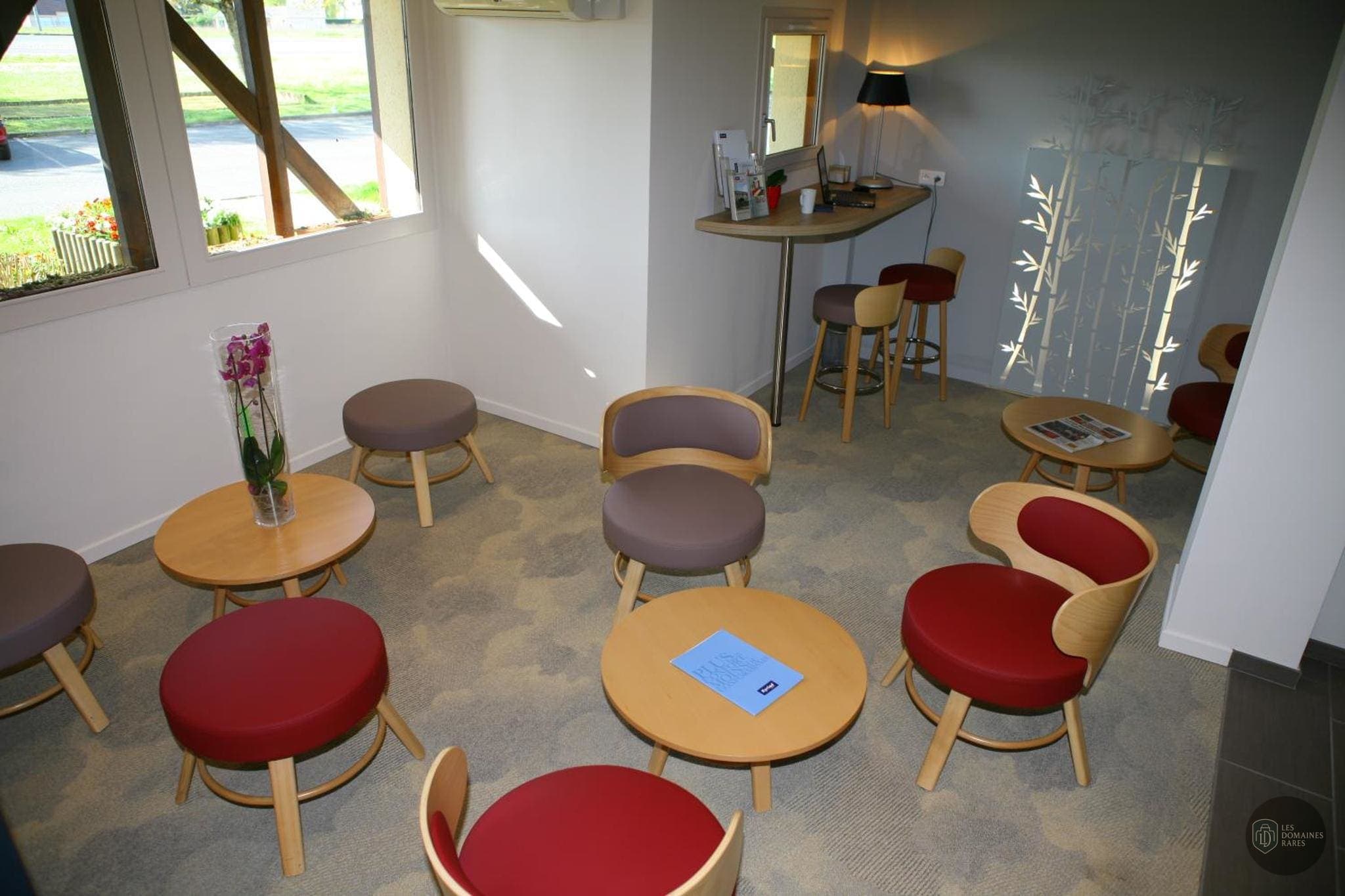 Espace intérieur de l'hôtel Kyriad Chateauroux à Châteauroux en Centre-Val de Loire