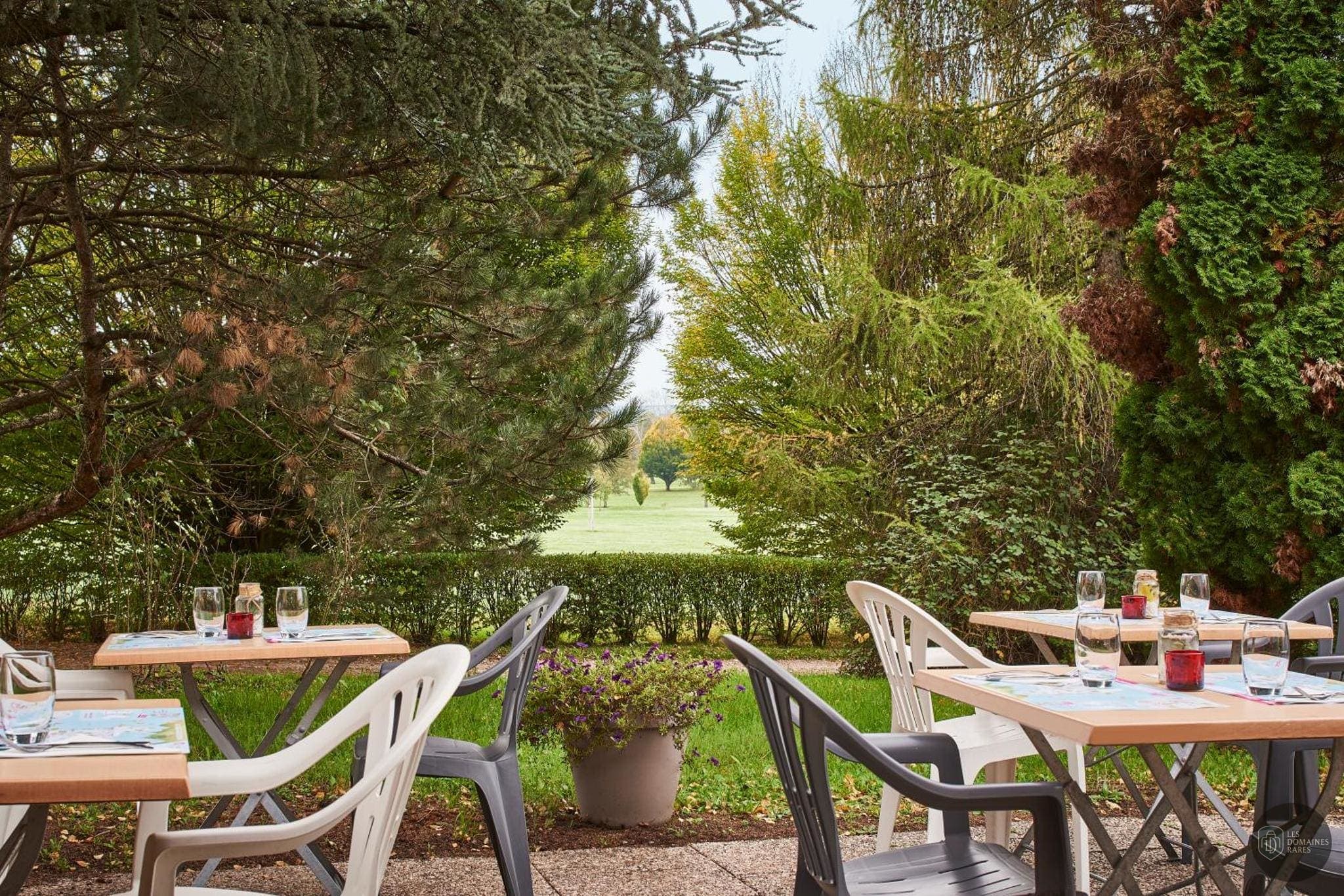 Vue extérieure de l'hôtel Kyriad Direct Epinal à Epinal en Grand Est