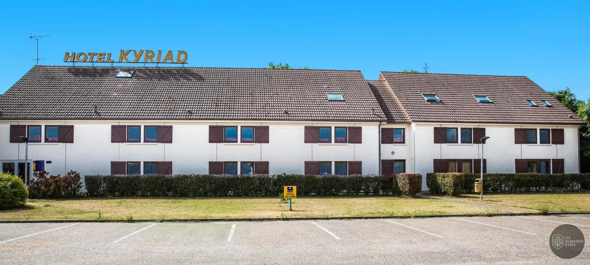 Vue extérieure de l'hôtel Kyriad Montargis à Amilly en Centre-Val de Loire