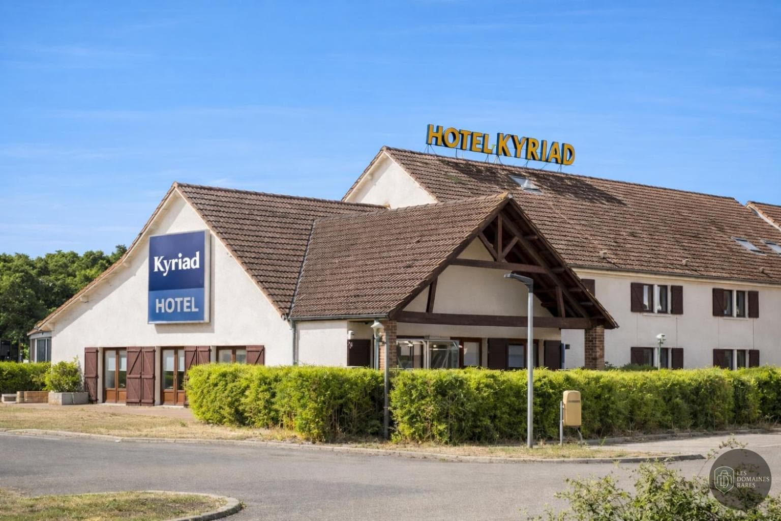 Vue extérieure de l'hôtel Kyriad Montargis à Amilly en Centre-Val de Loire