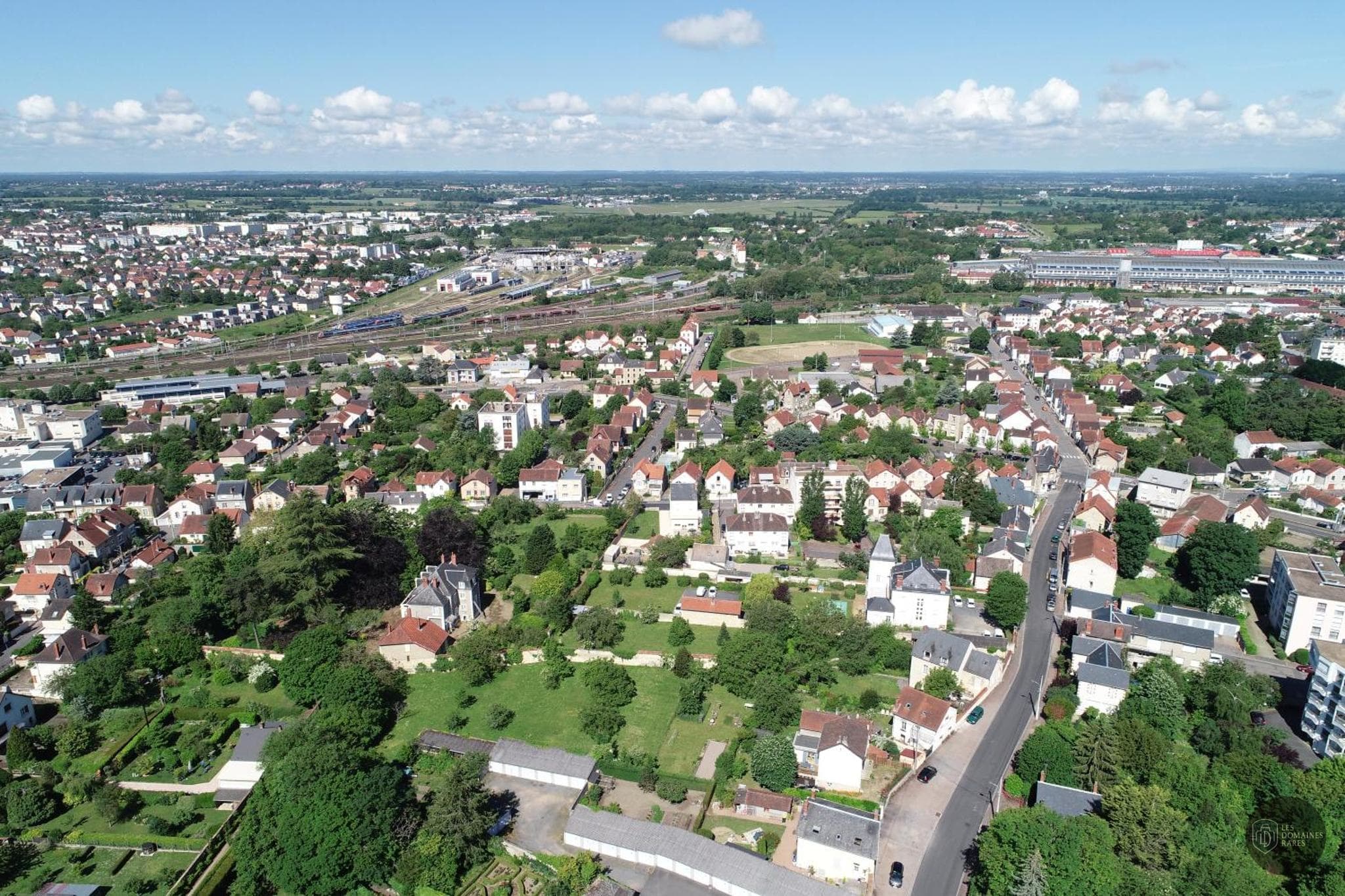 Vue extérieure de l'hôtel Kyriad Nevers Centre à Nevers en Bourgogne-Franche-Comté