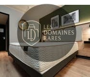 Gros plan matelas chambre d'hôtel